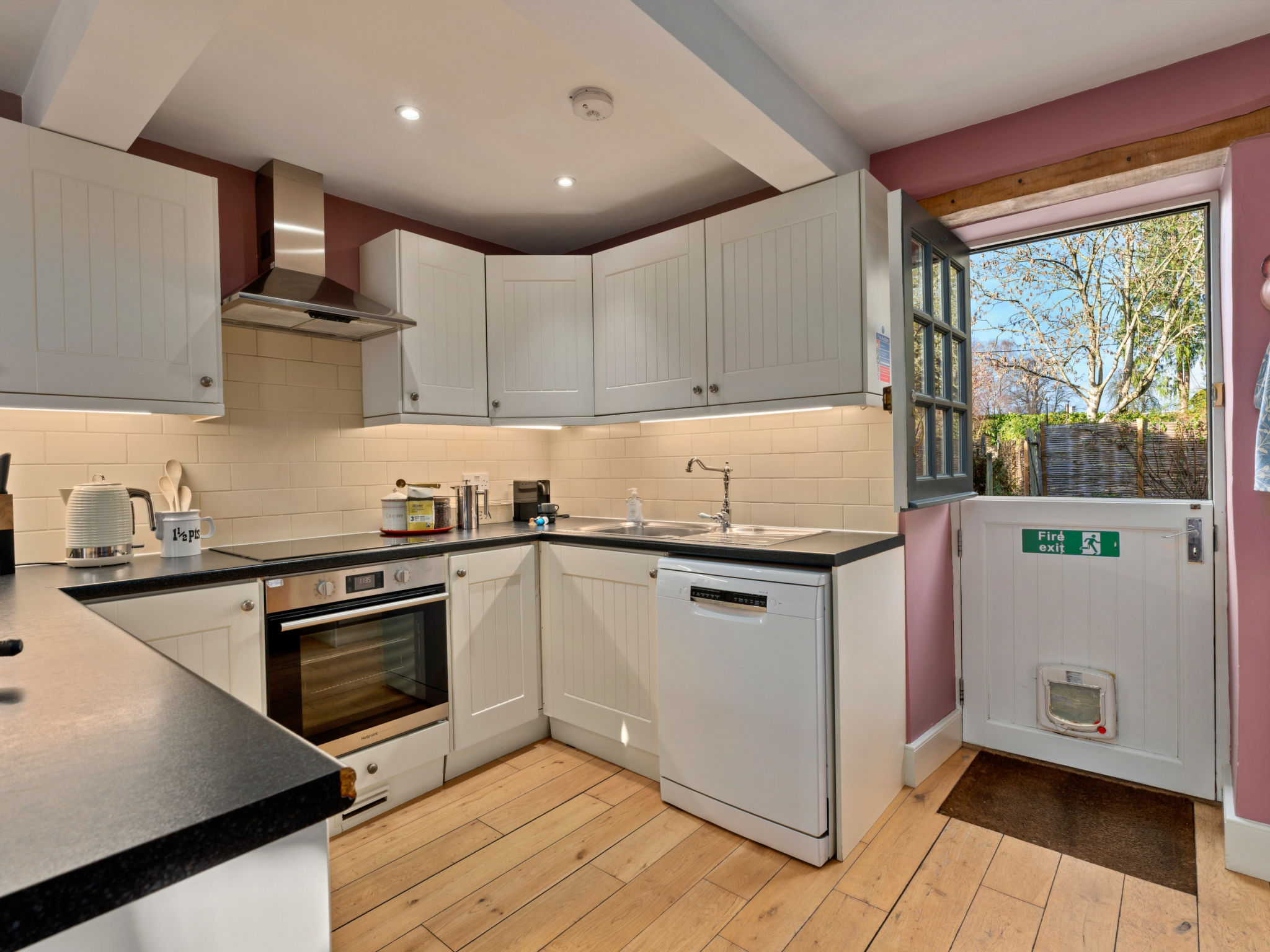 Meadowsweet Cottage - Binnen