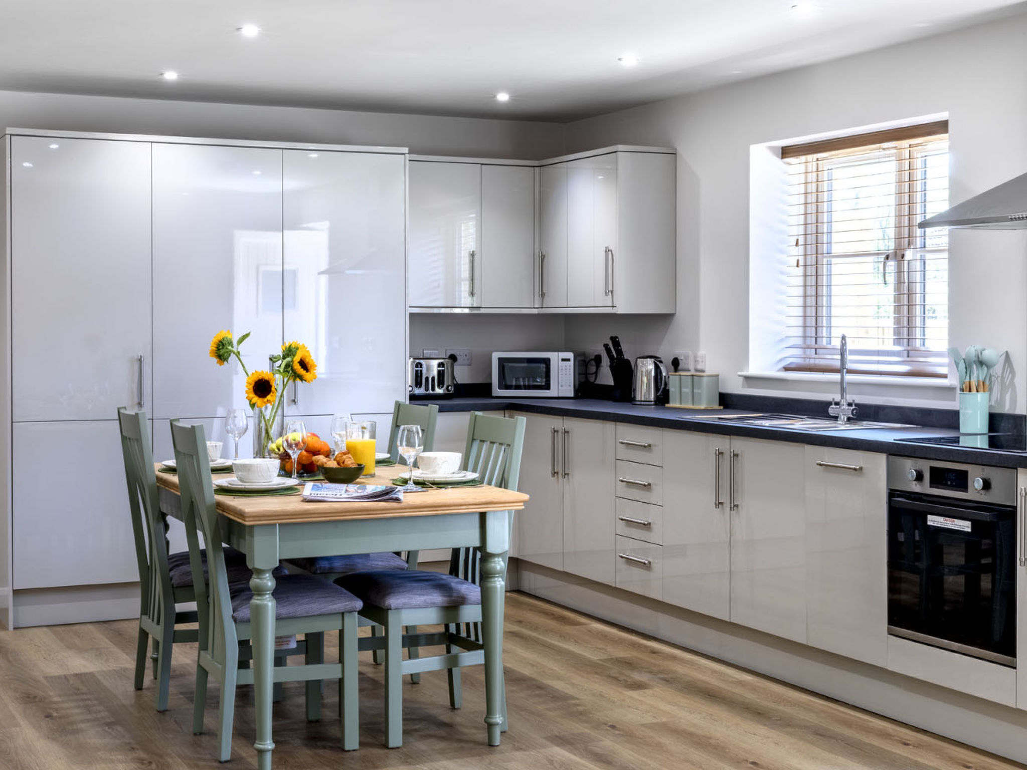 Kitchen / Dining Room