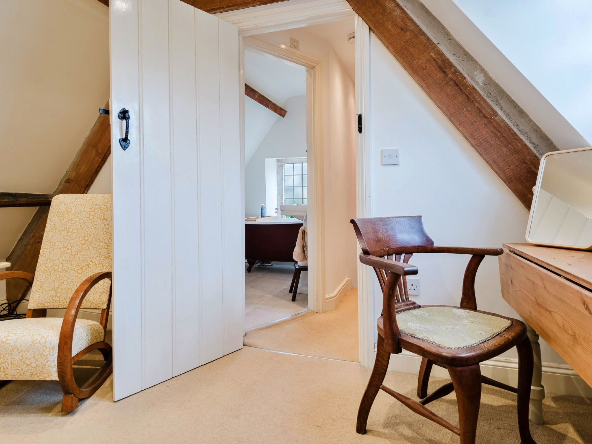 Courtside Cottage-Binnen