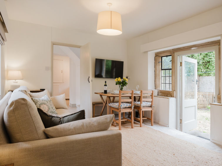 Little Hale Cottage in Gloucester