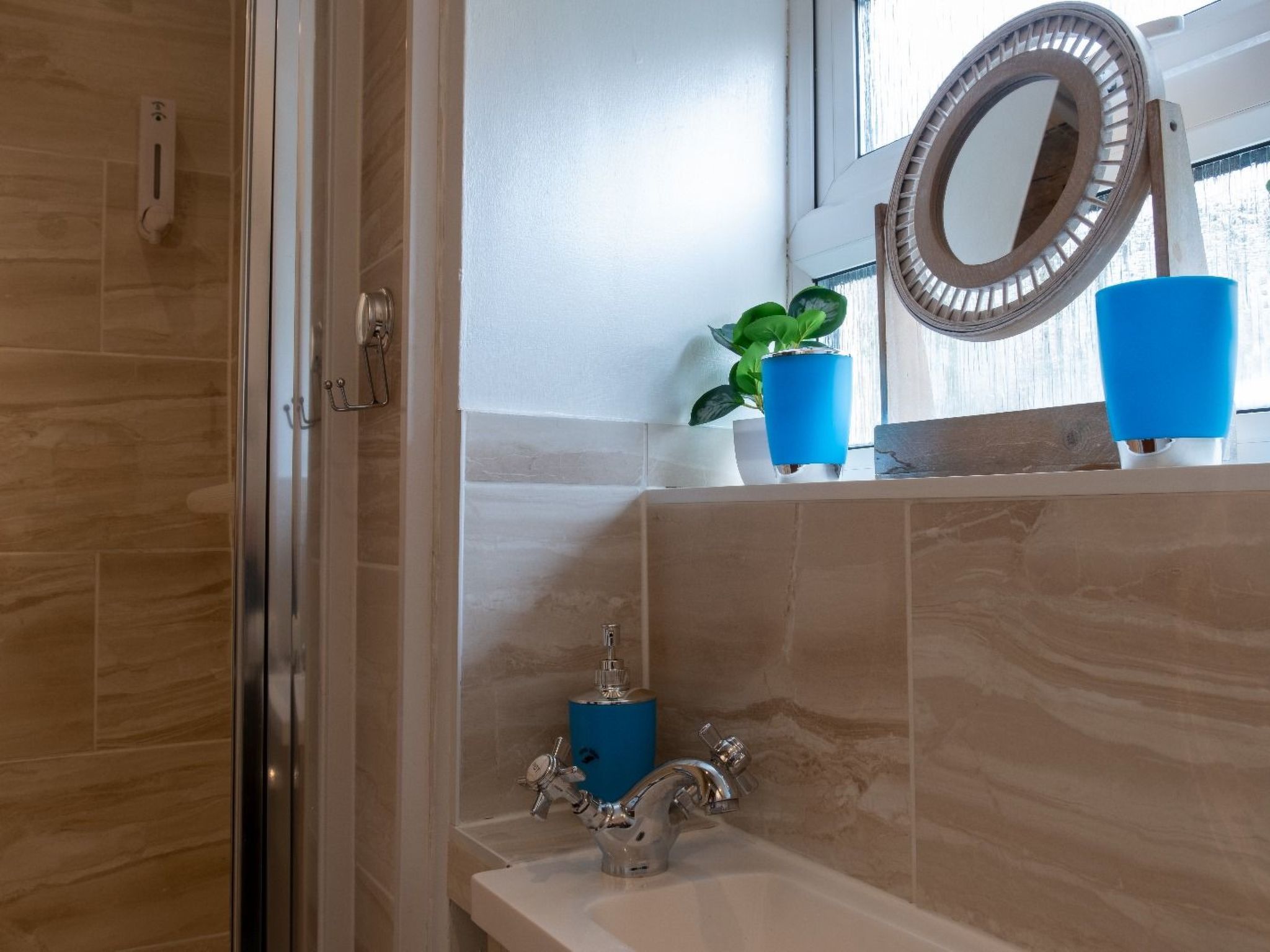 Doverow Cottage-Image-tags.info