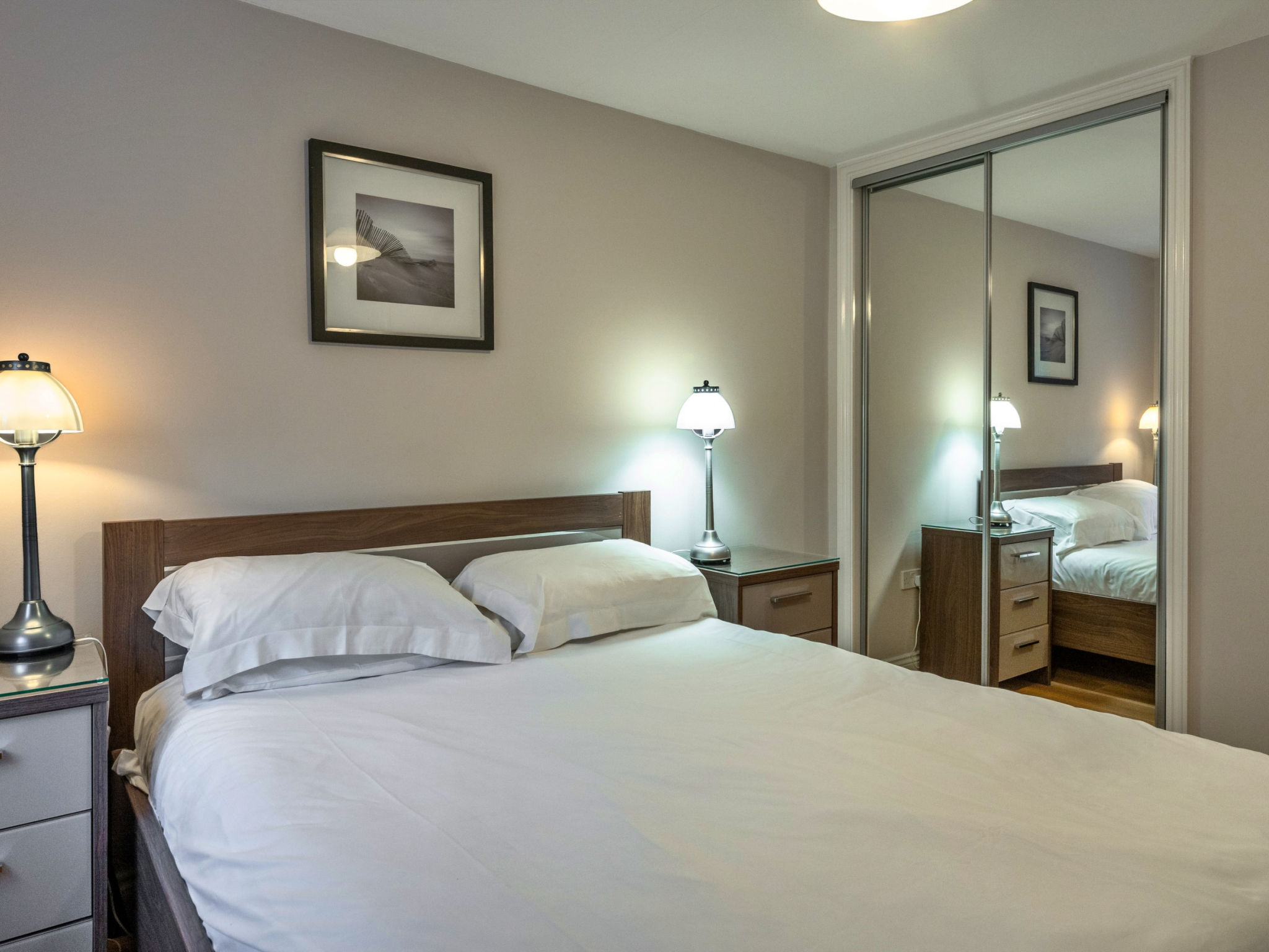 Hollies Cottage, Willow (2 bed) - Binnen