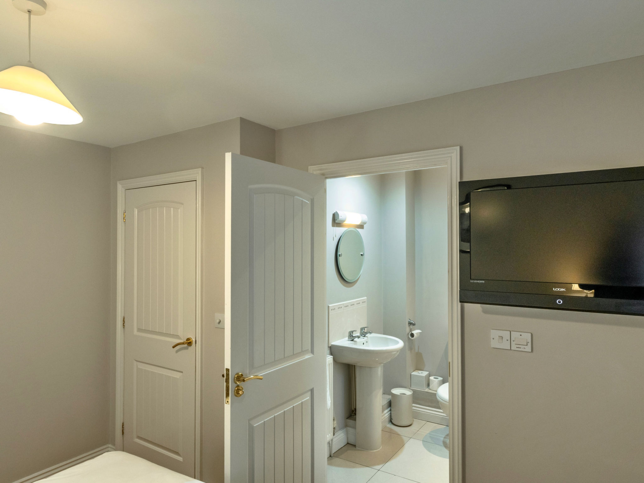 Hollies Cottage, Willow (2 bed) - Binnen