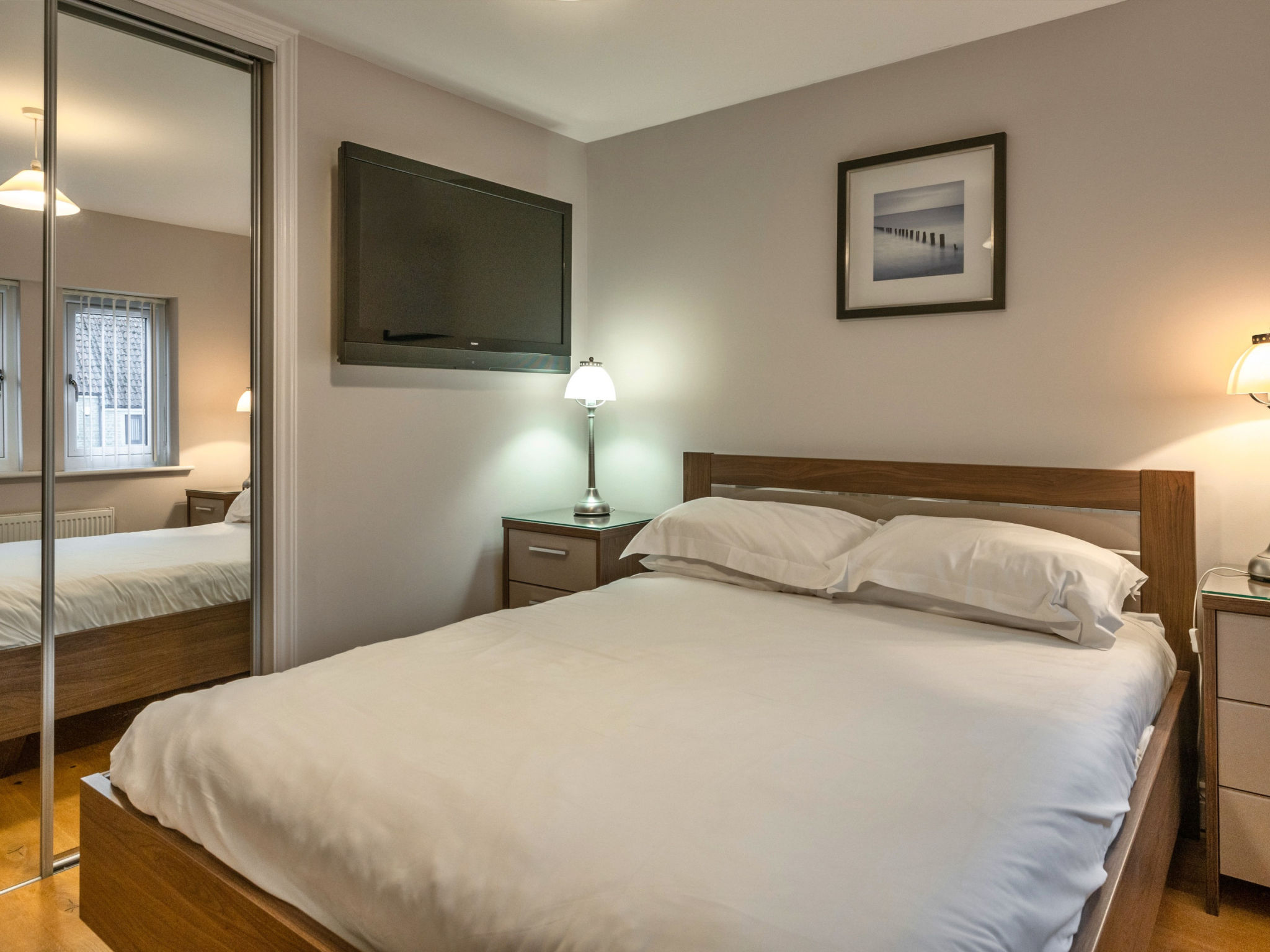 Hollies Cottage, Willow (2 bed) - Binnen