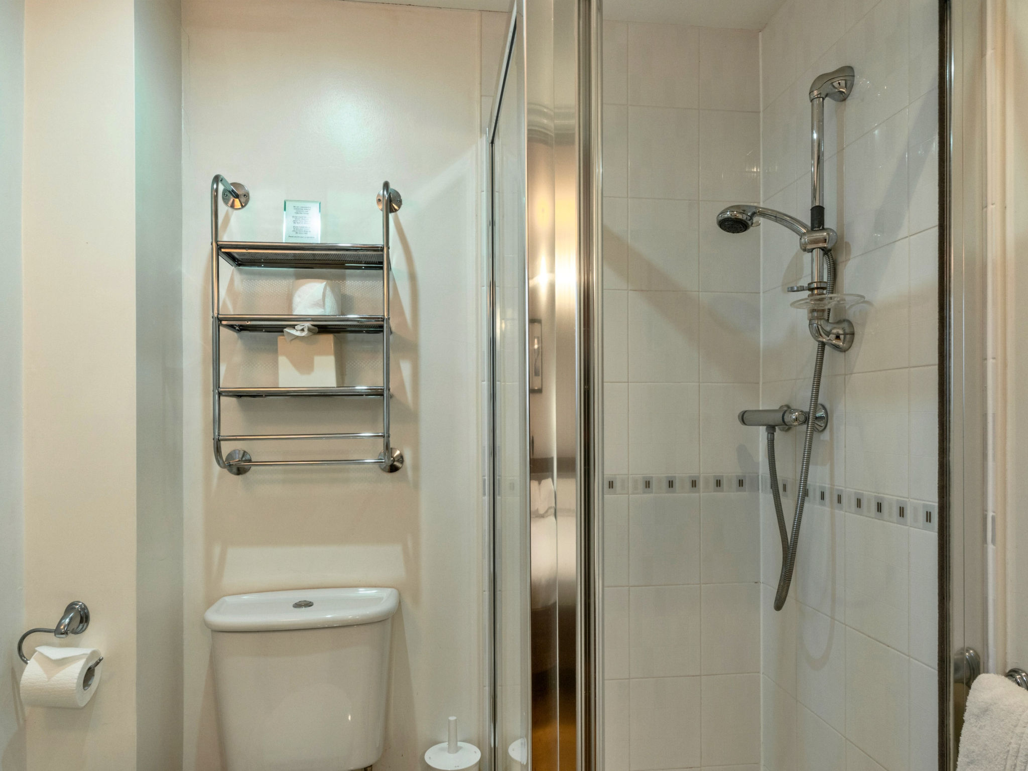 Hollies Cottage, Willow (2 bed) - Binnen