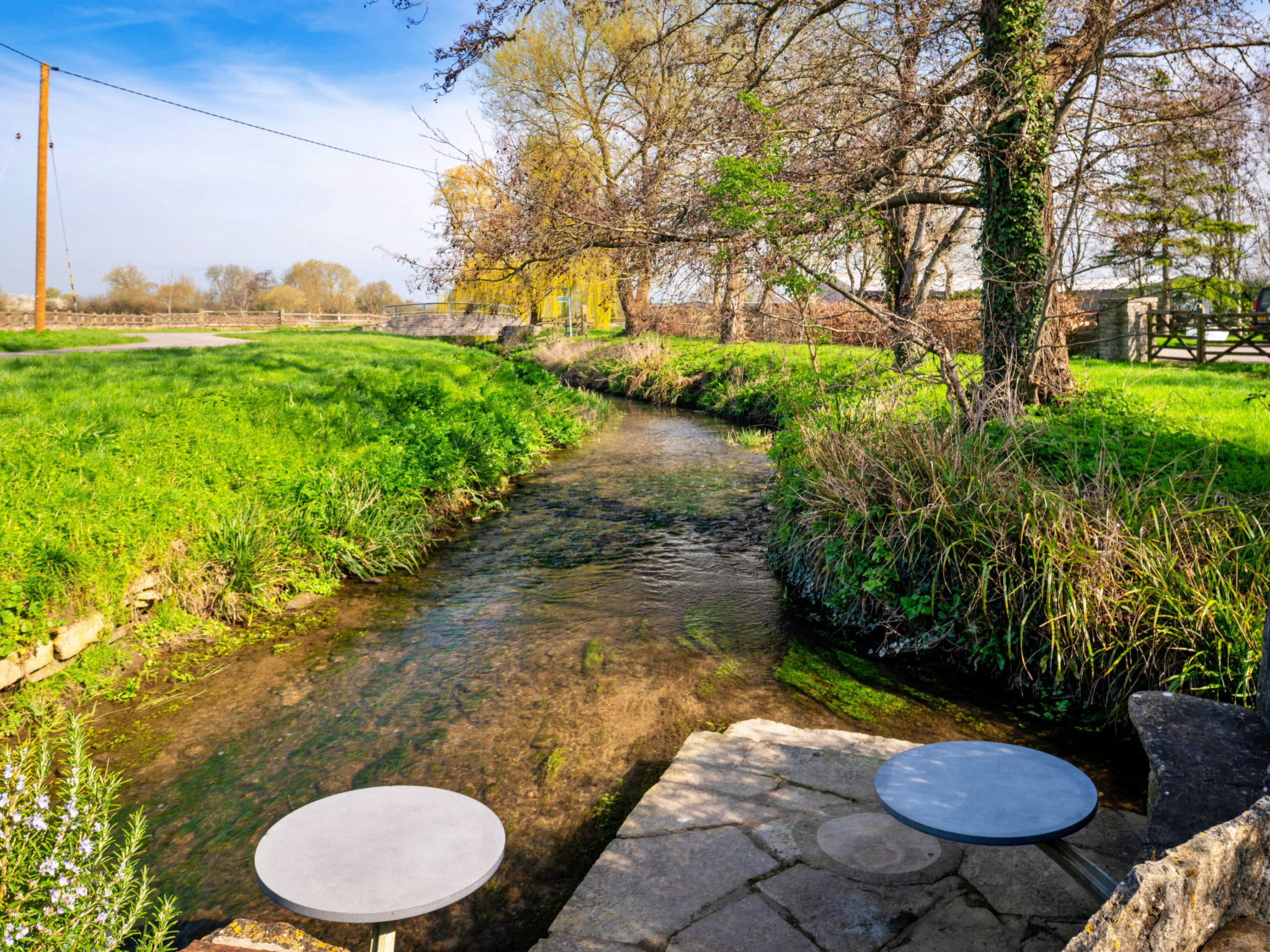 Mill Barn By The Stream - Buiten