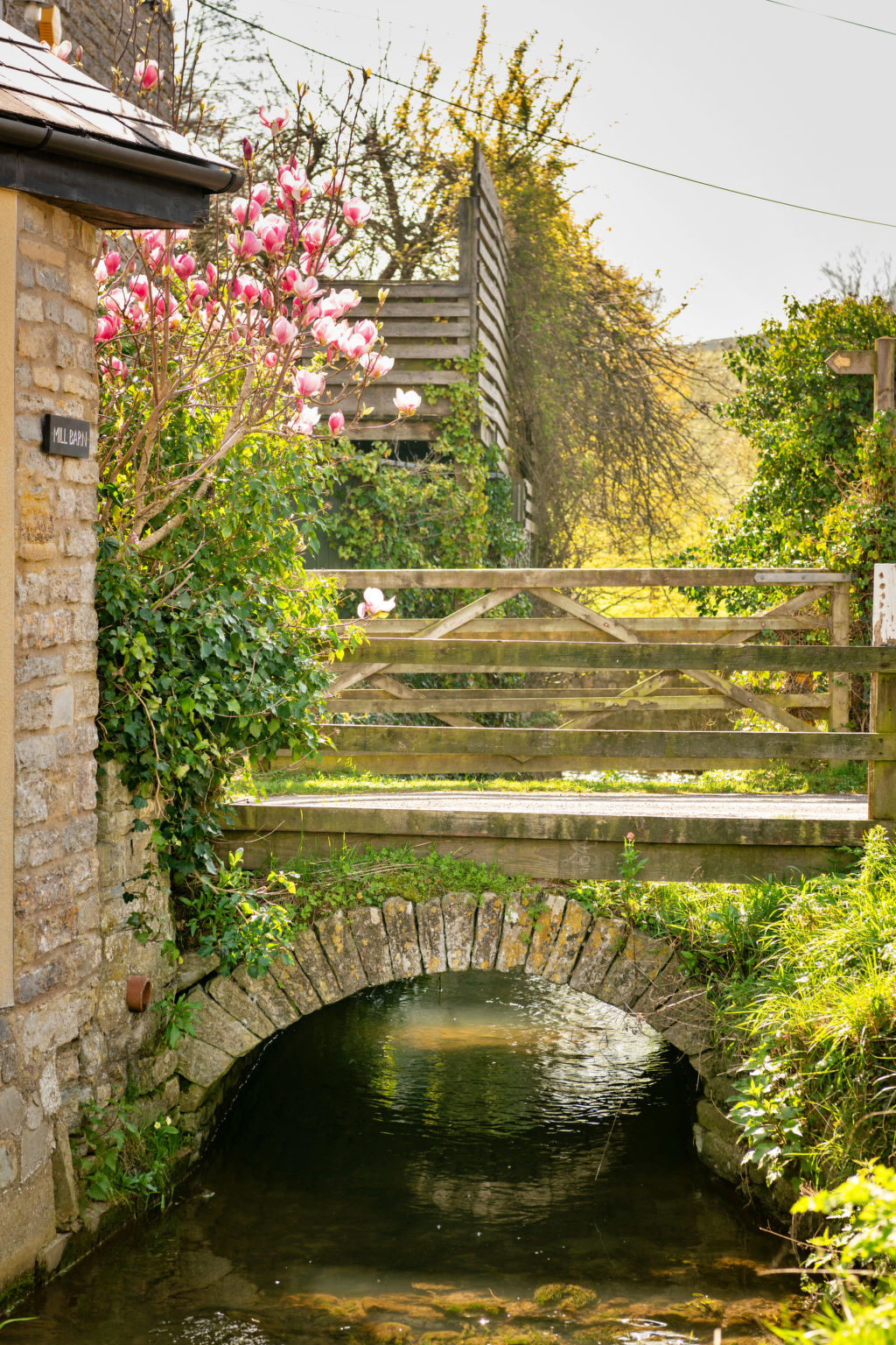 Mill Barn By The Stream - Buiten
