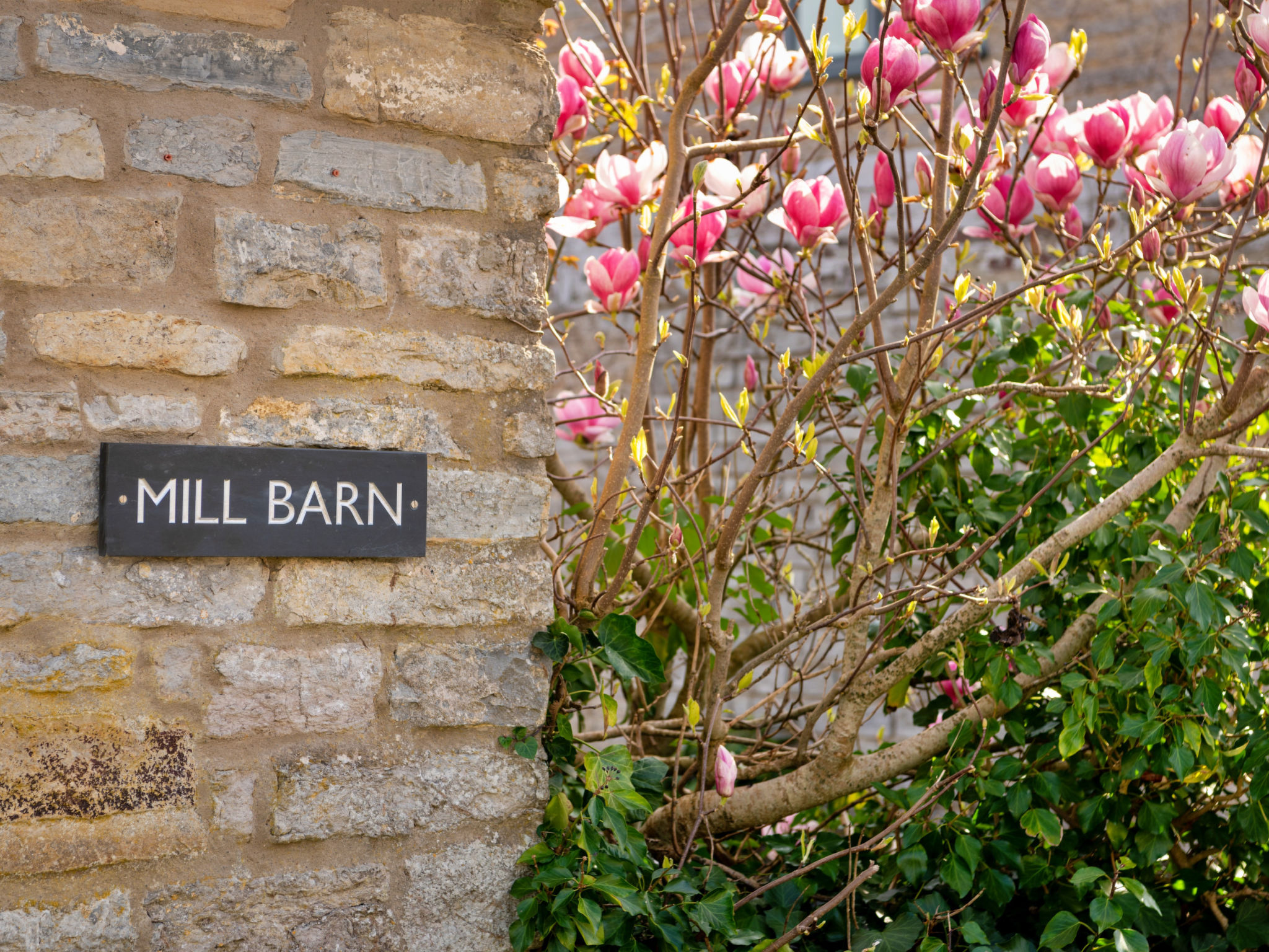 Mill Barn By The Stream - Buiten