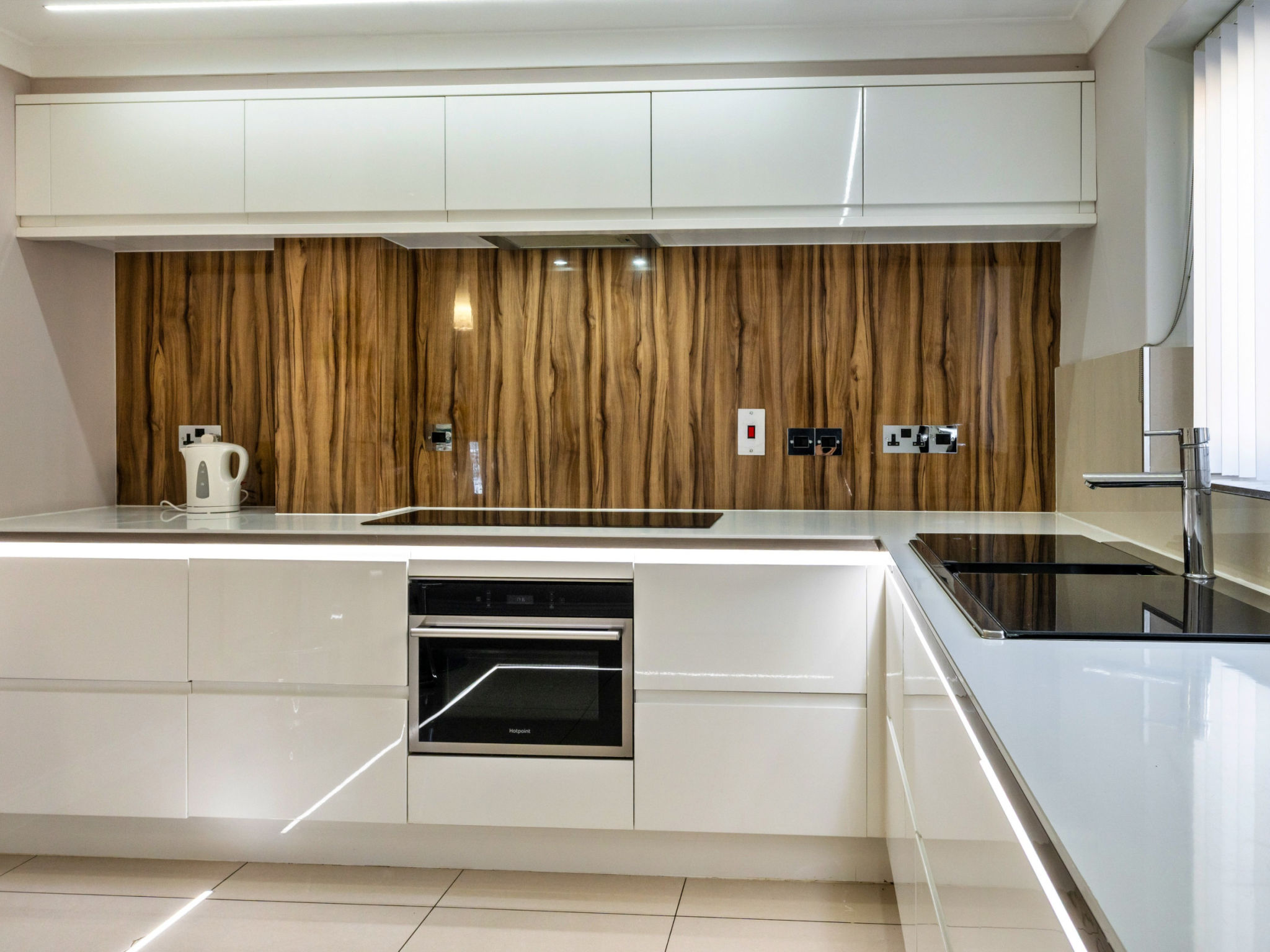 Hollies Cottage, Oak (3 bed) - Binnen
