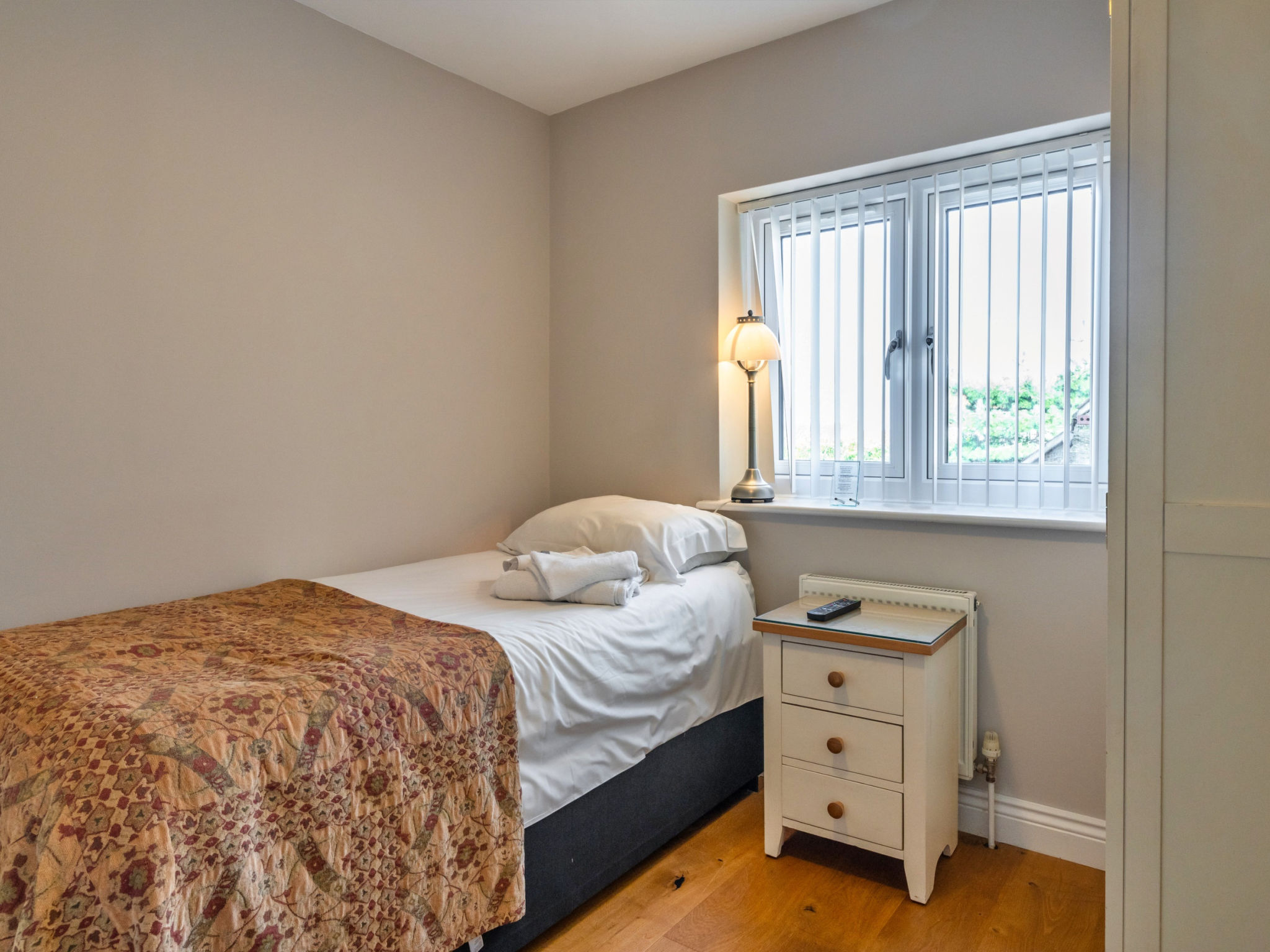 Hollies Cottage, Oak (3 bed) - Binnen