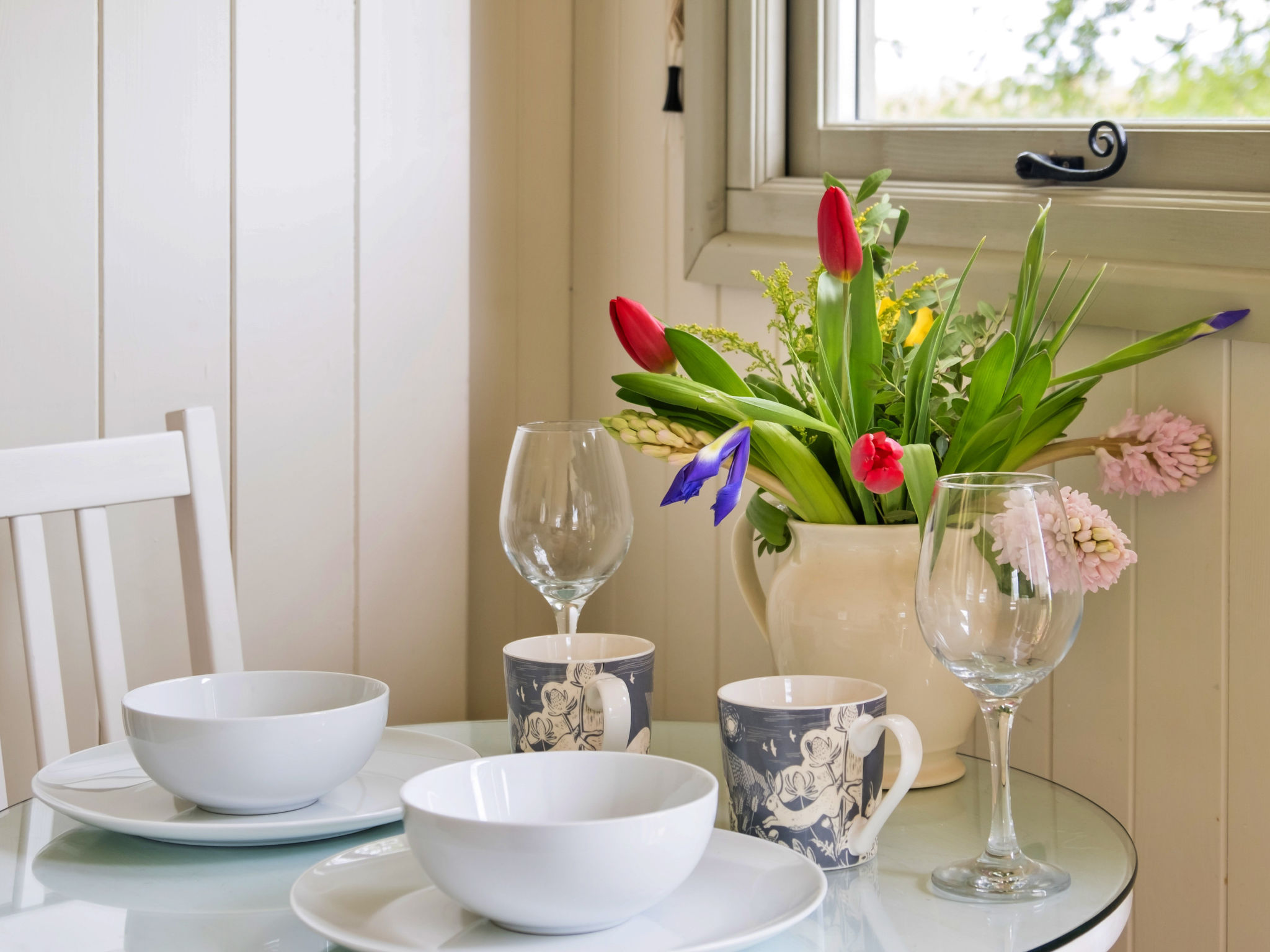 Hay and Hedgerow Glamping-Drinnen