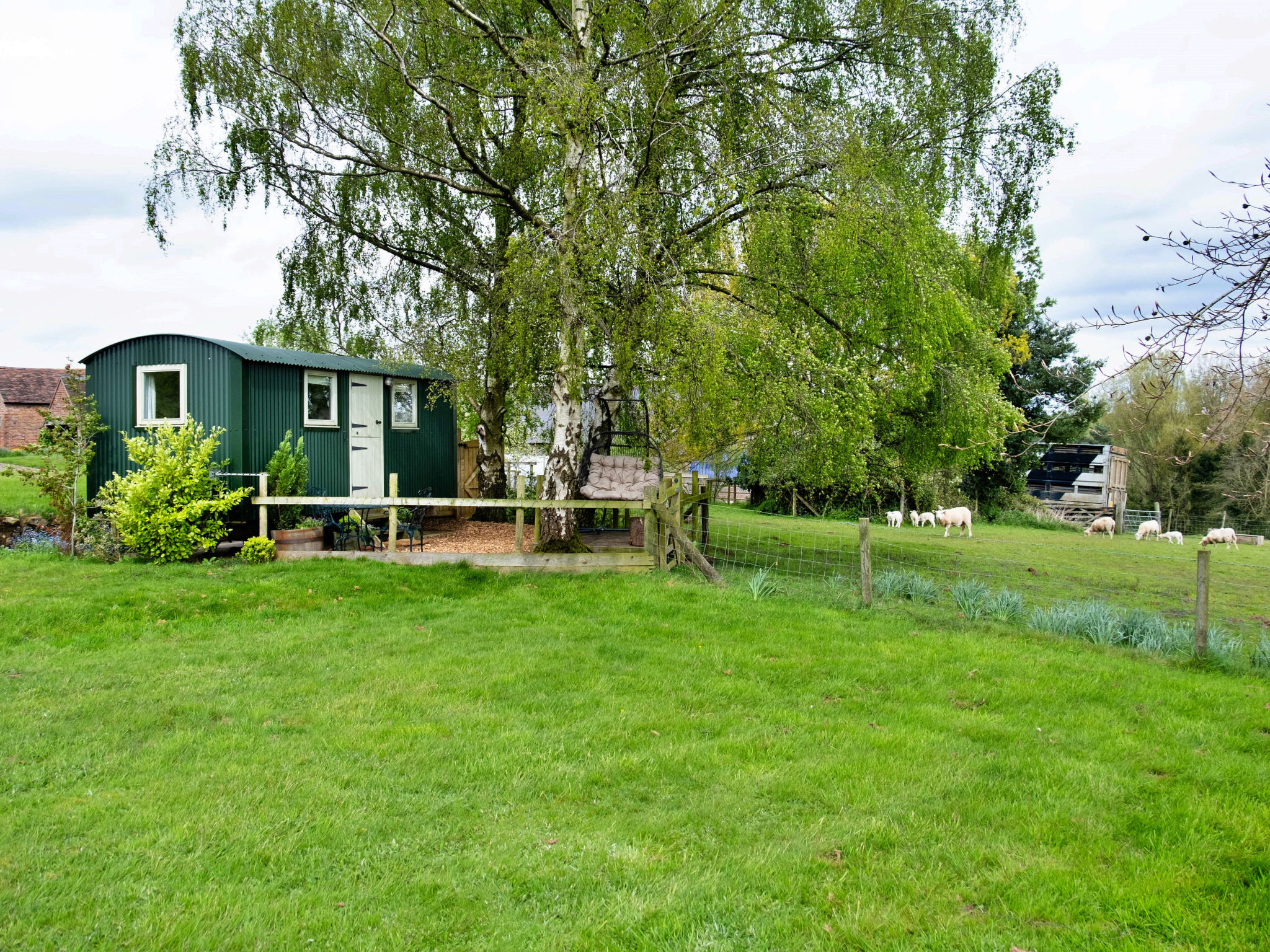 Hay and Hedgerow Glamping-Draußen