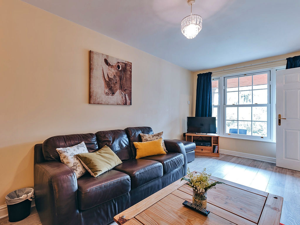Interhome Netley Hall - Peach Tree