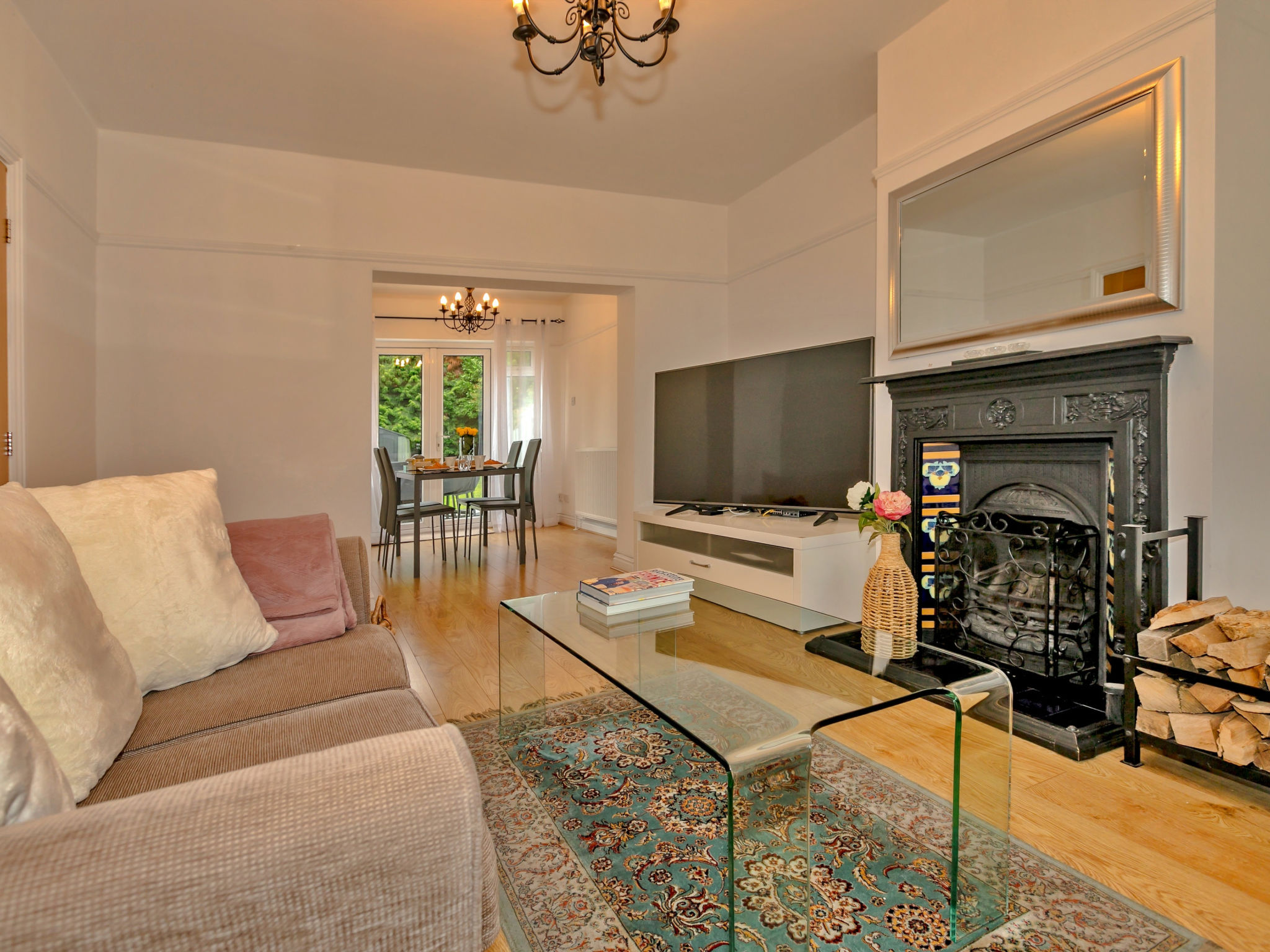 DeBarnes House — view 1 of 25