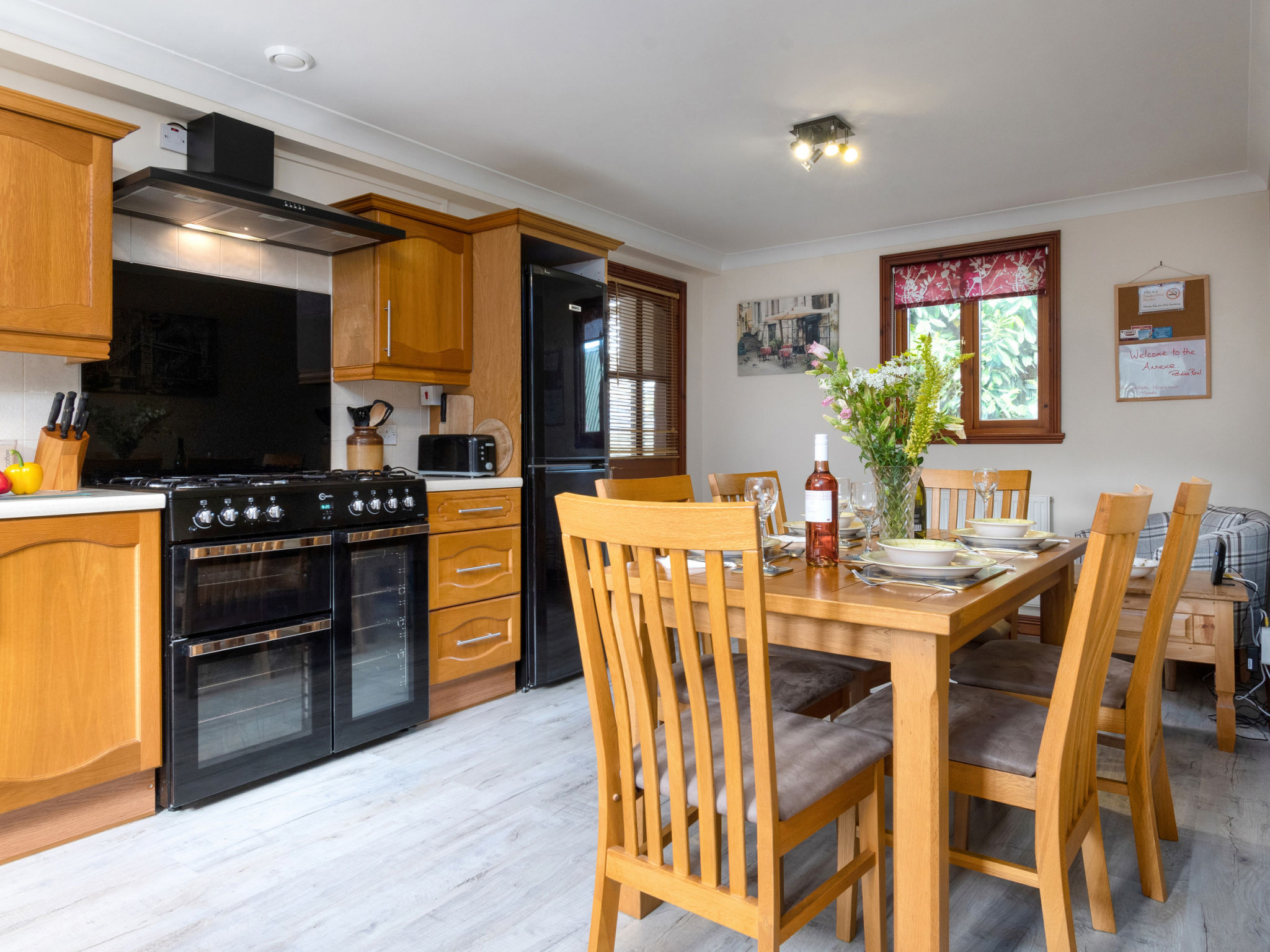 The Grove Annexe-Drinnen
