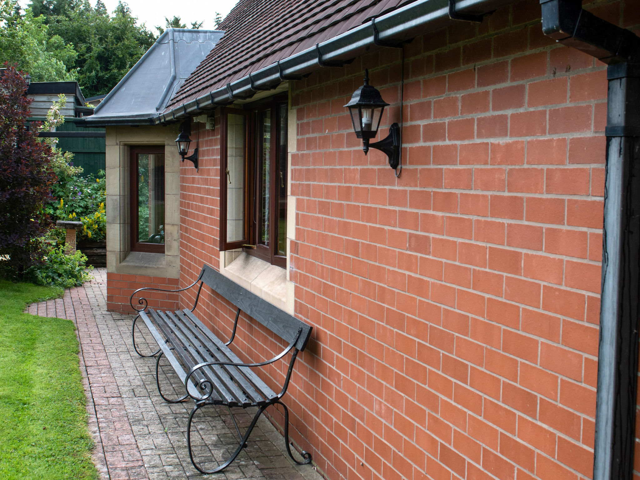 The Grove Annexe-Draußen
