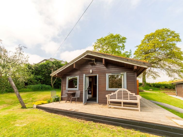 Vrijstaand chalet aan het meer in Launceston met whirlpool in Launceston