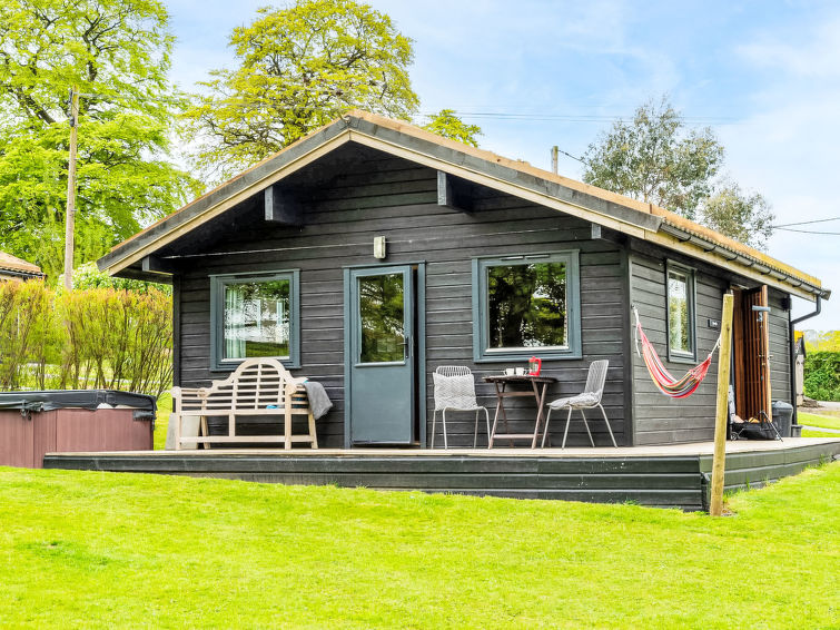 Chalet met whirlpool aan het meer in Launceston in Launceston