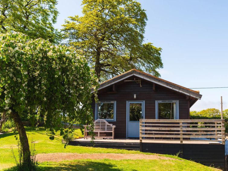 "Beech Lodge", 3-Zimmer-Chalet. Einfach und gemütlich eingerichtet: offenes Wohnzimmer mit TV. Offene Küche (Backofen, 4 Glaskeramikherd Platten, Toaster, Wasserkocher, Mikrowelle) mit Esstisch. Dus..