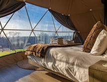 Knole Luxury Dome: Glamping in een ruime koepel nabij Canterbury - thumbnail 3