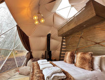 Unieke glamping koepel met whirlpool en open haard bij Hoath - thumbnail 3