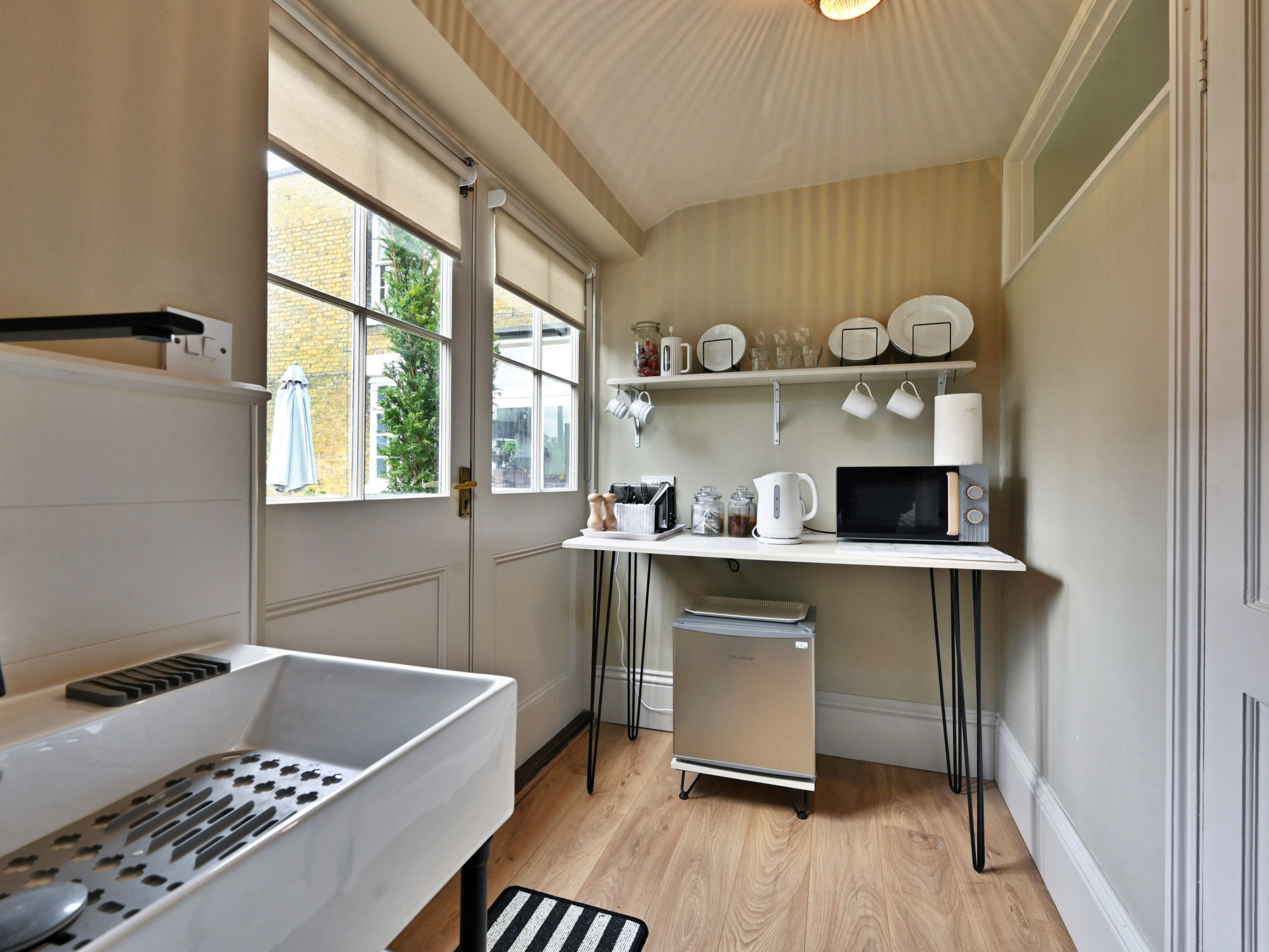 St Germain's Annexe - Inside