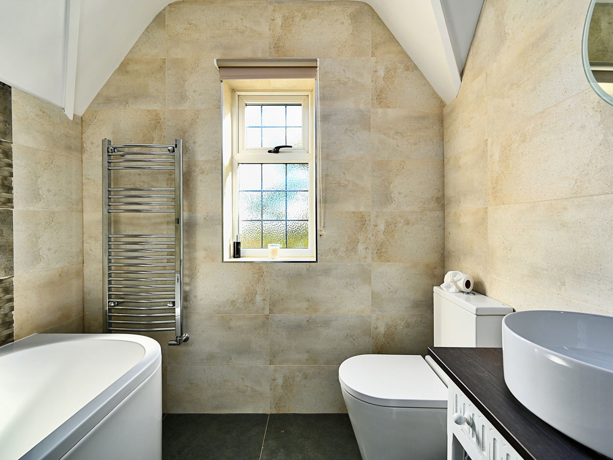 Maison 19, South Way – Salle de bains, photo 12 sur 33