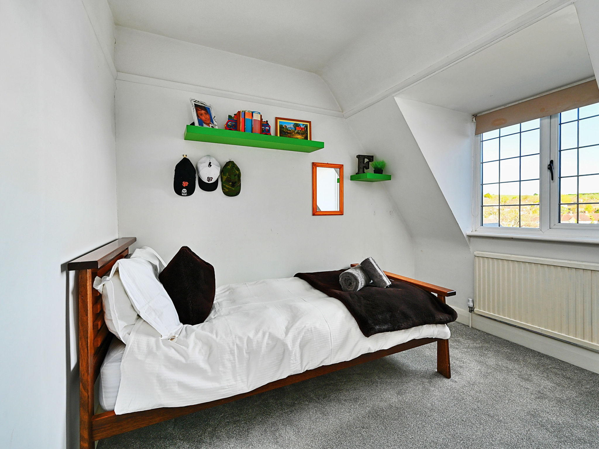 Maison 19, South Way – Chambre, photo 11 sur 33