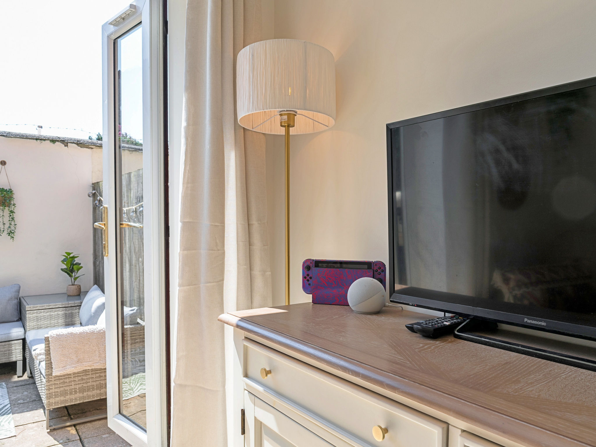 Strand Mews-Inside