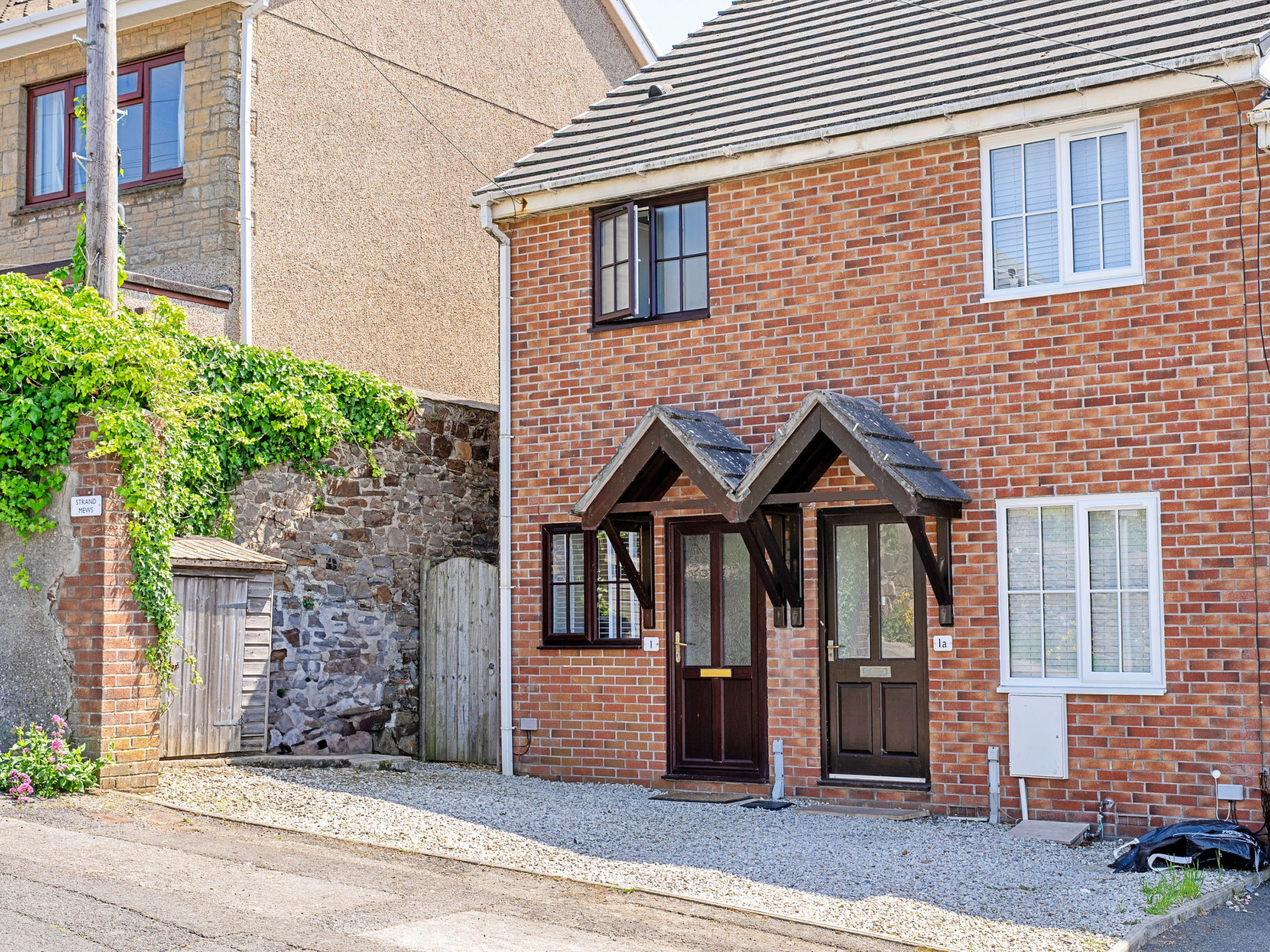 Strand Mews-Outside