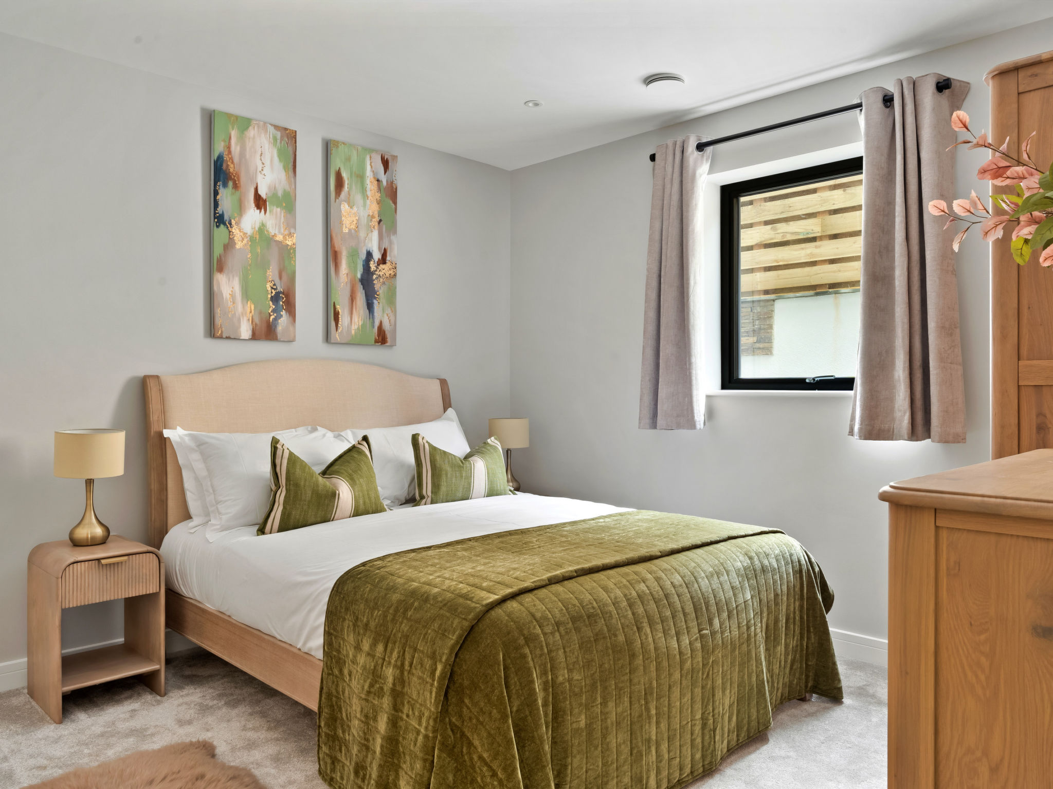 Orchard Rise - Binnen