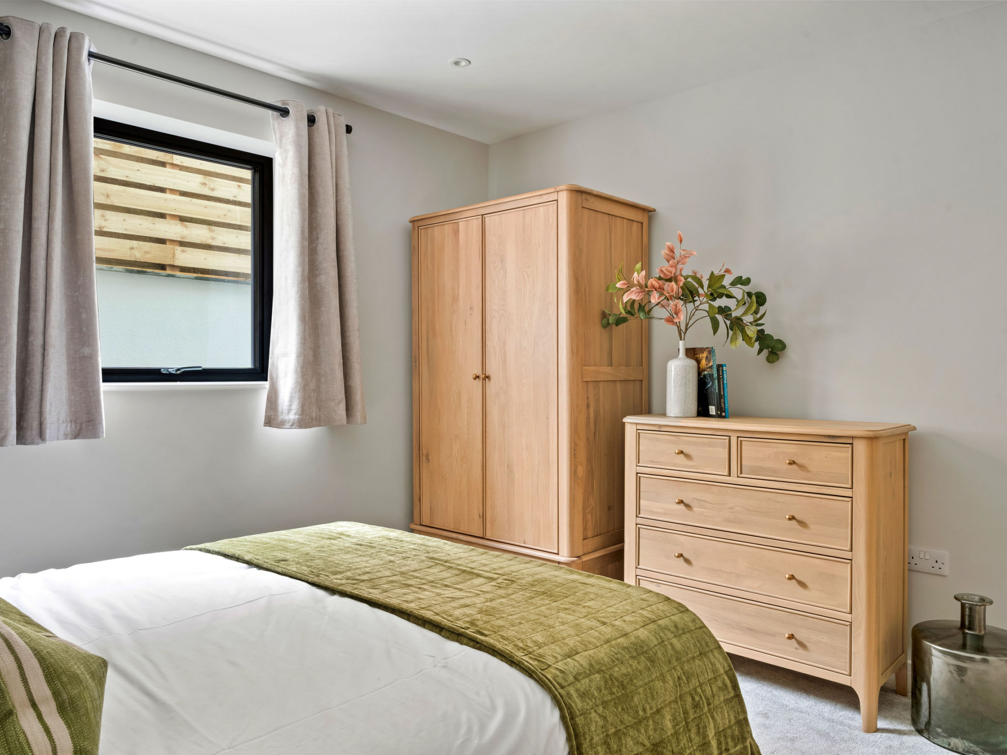 Orchard Rise - Binnen