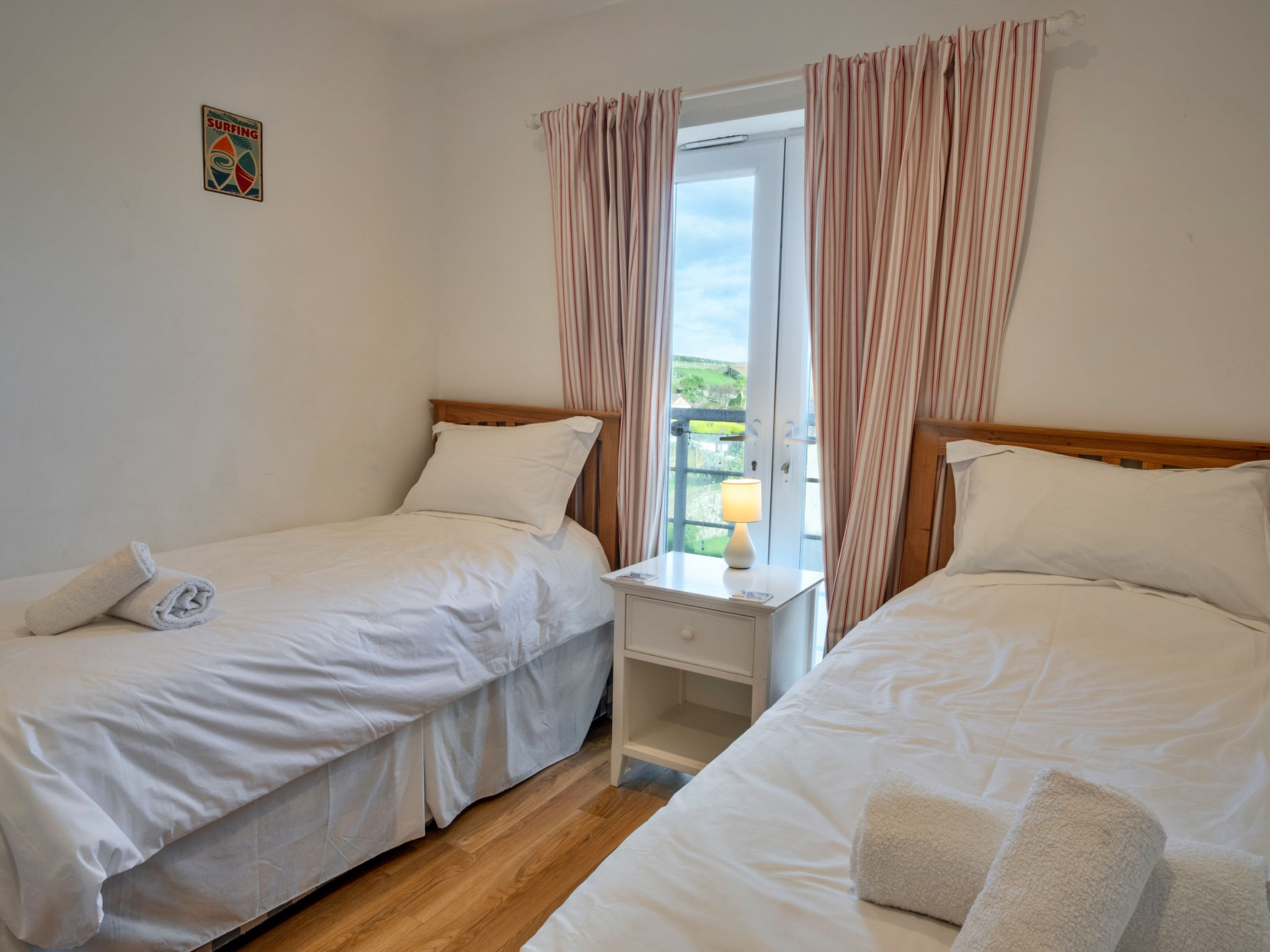 Bude, Upper Deck - Binnen