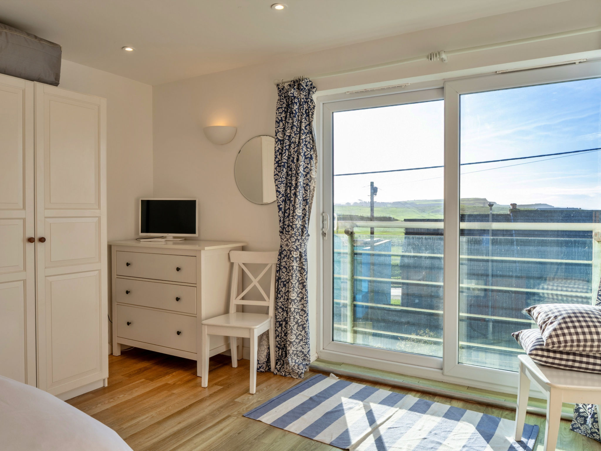 Bude, Upper Deck - Binnen