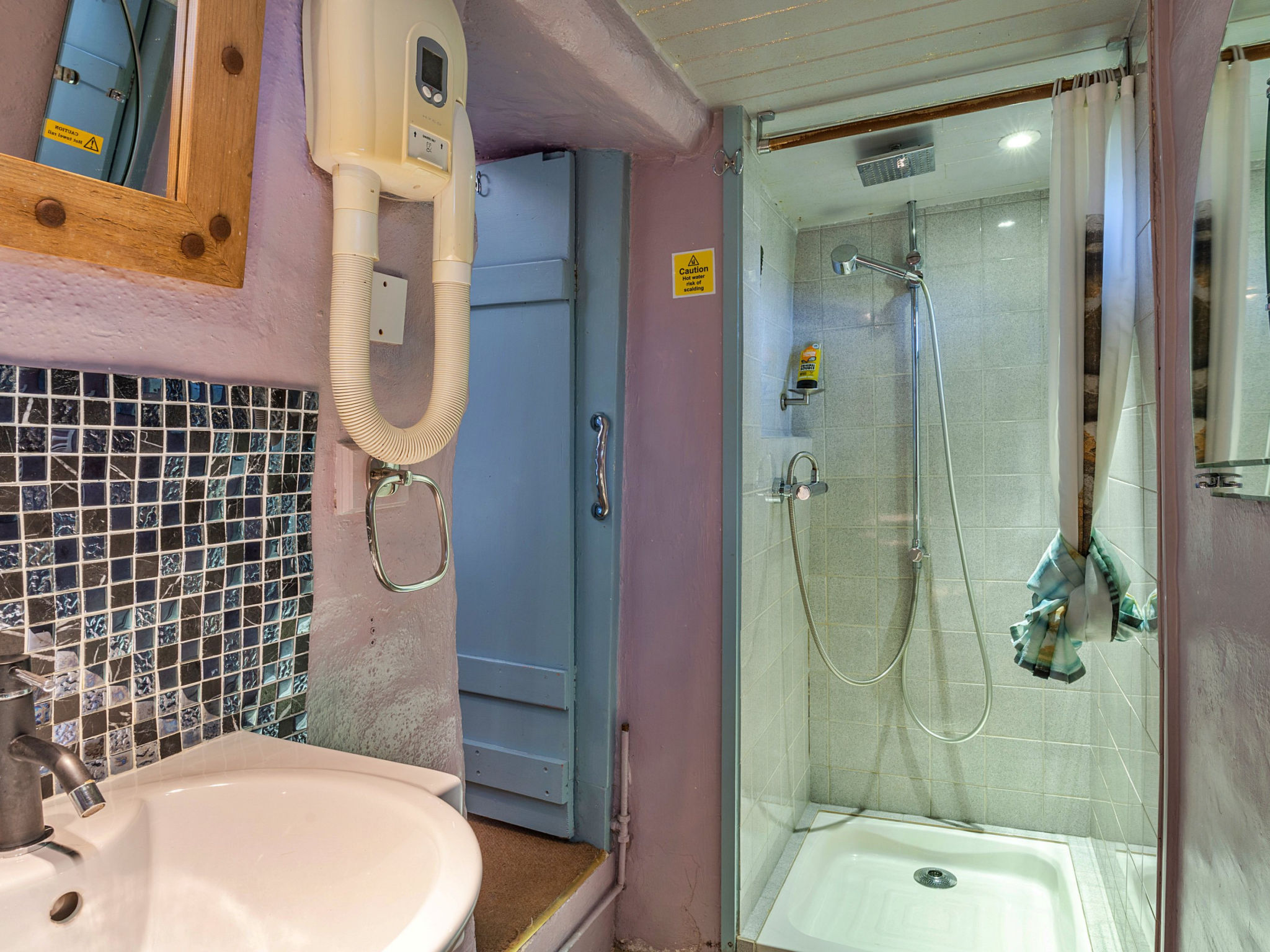 Fisherman's Cottage-Inside