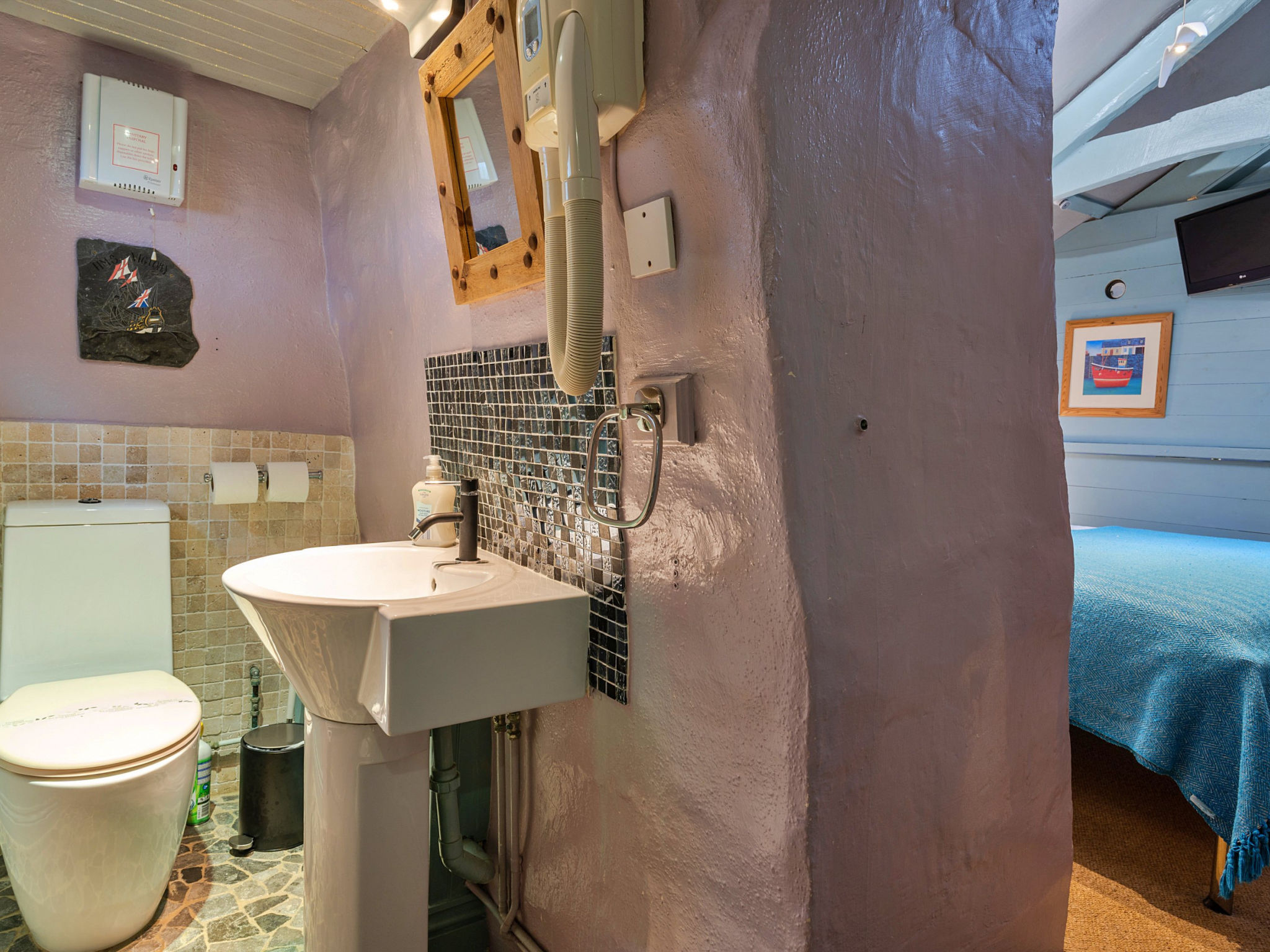 Fisherman's Cottage-Inside
