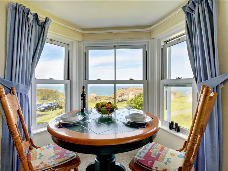 Castle View Apartment in Tintagel