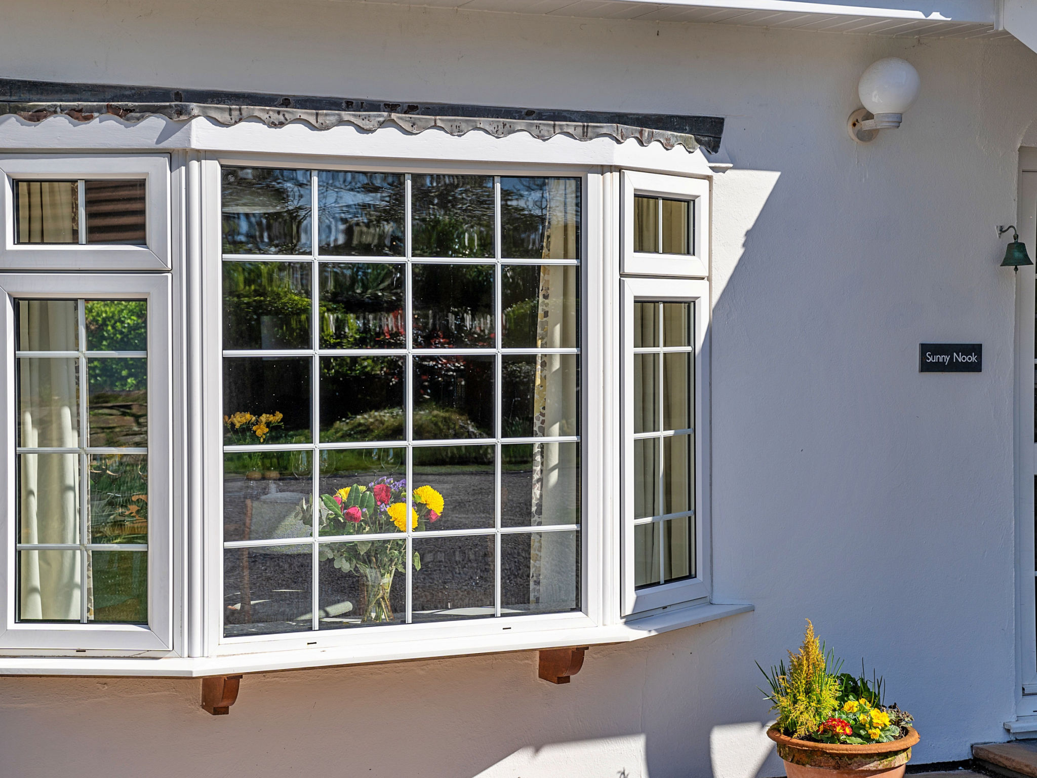 Sunny Nook-Outside
