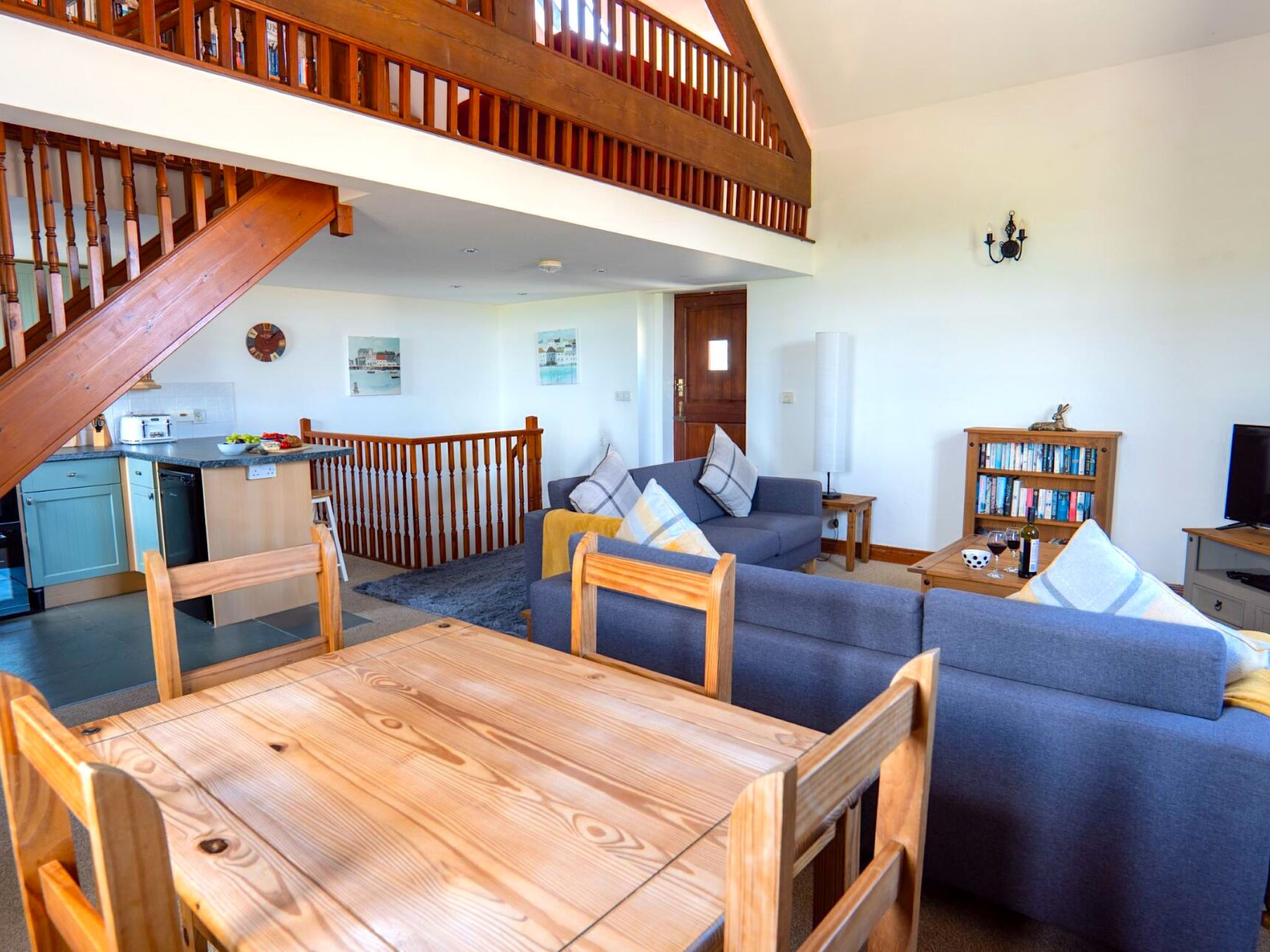 Fields Barn at Widemouth Bay - Binnen