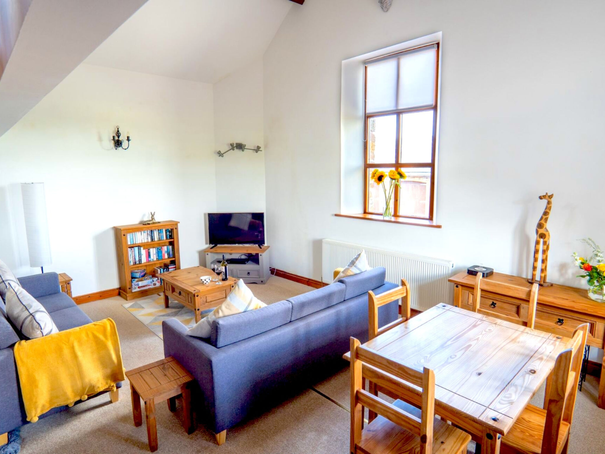 Fields Barn at Widemouth Bay - Binnen