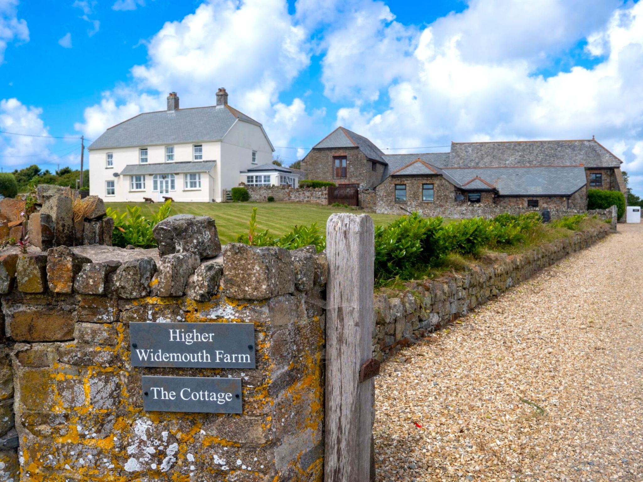 Fields Barn at Widemouth Bay - Binnen