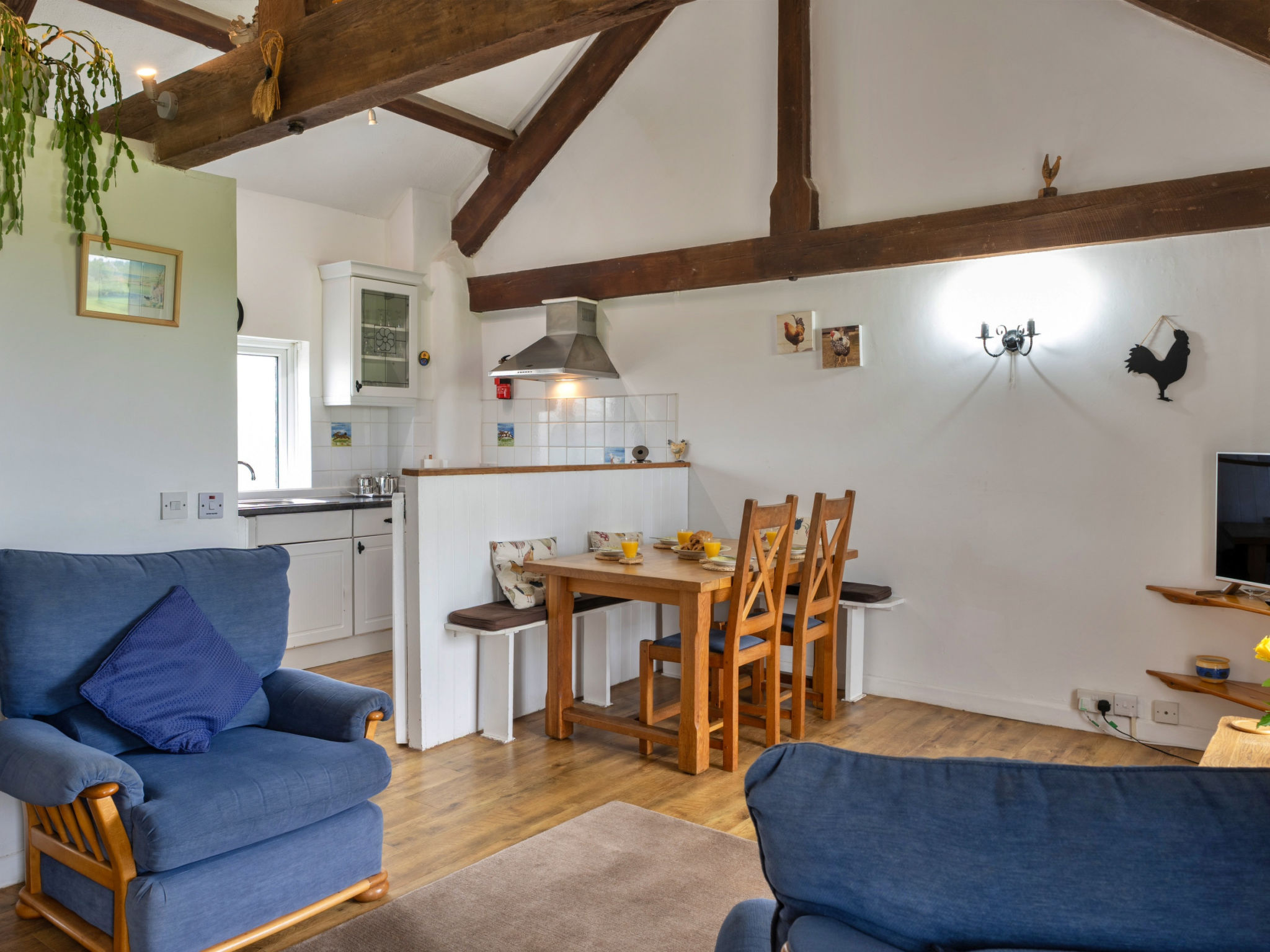 Mucklow, Quinceborough Farm - Binnen