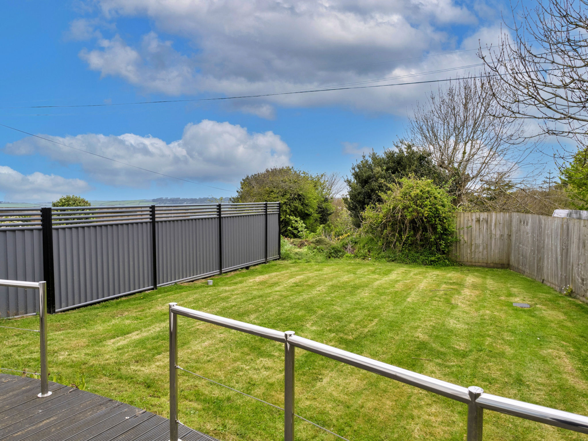 Tregirls - Outside