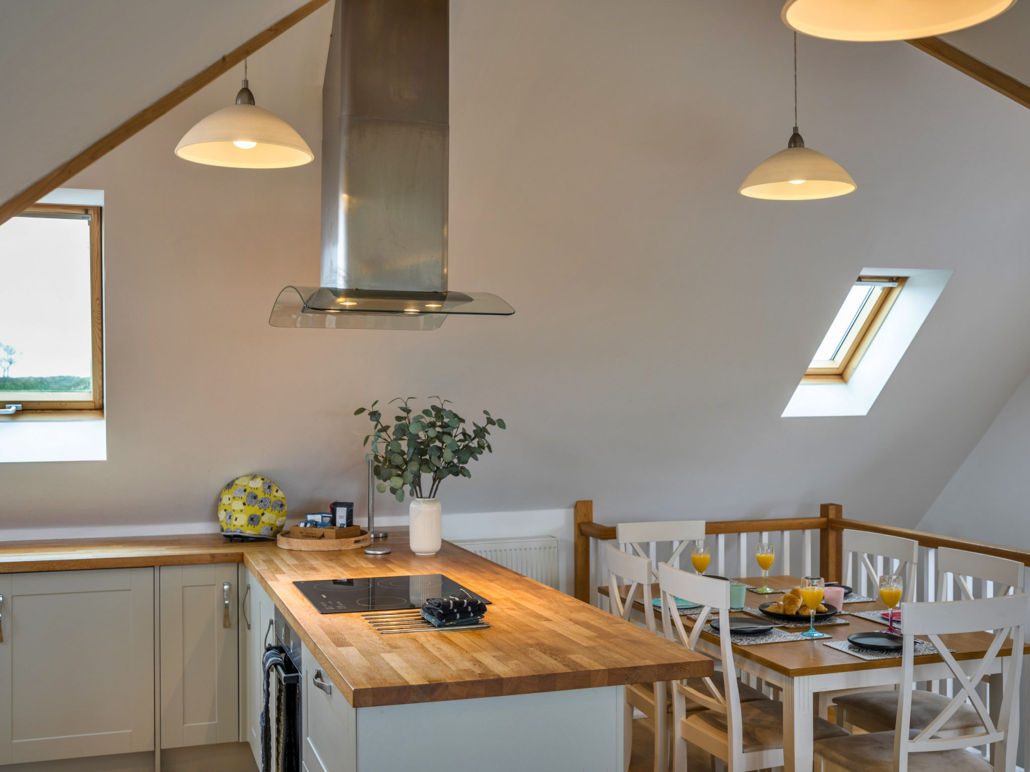 Tregirls - Inside