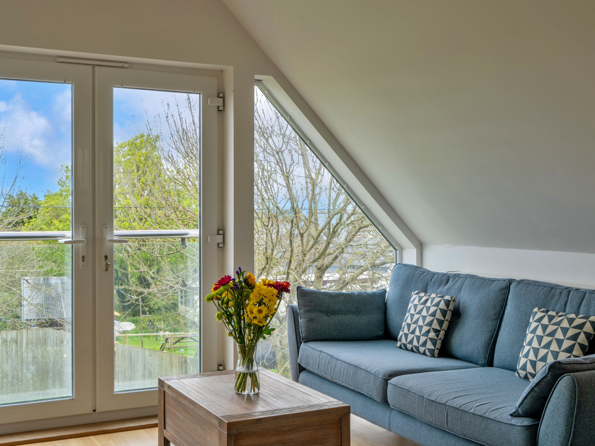 Tregirls - Inside
