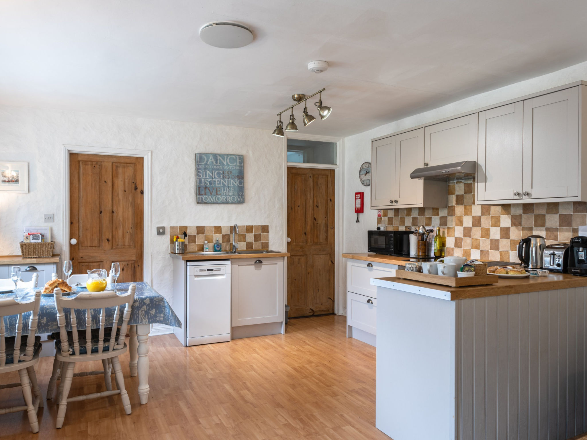 Swallow Cottage - Inside