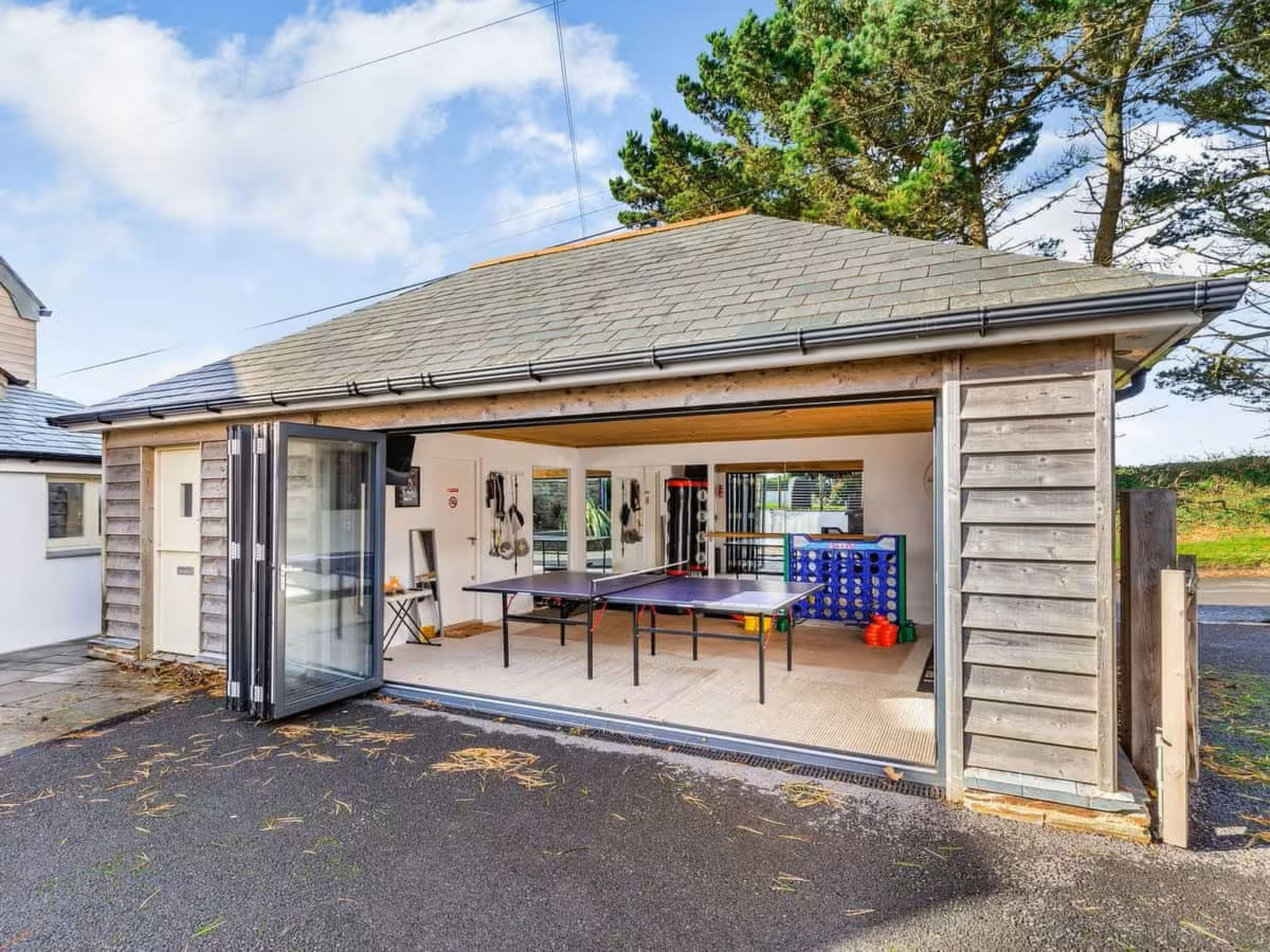 Dingles Cottage-Outside