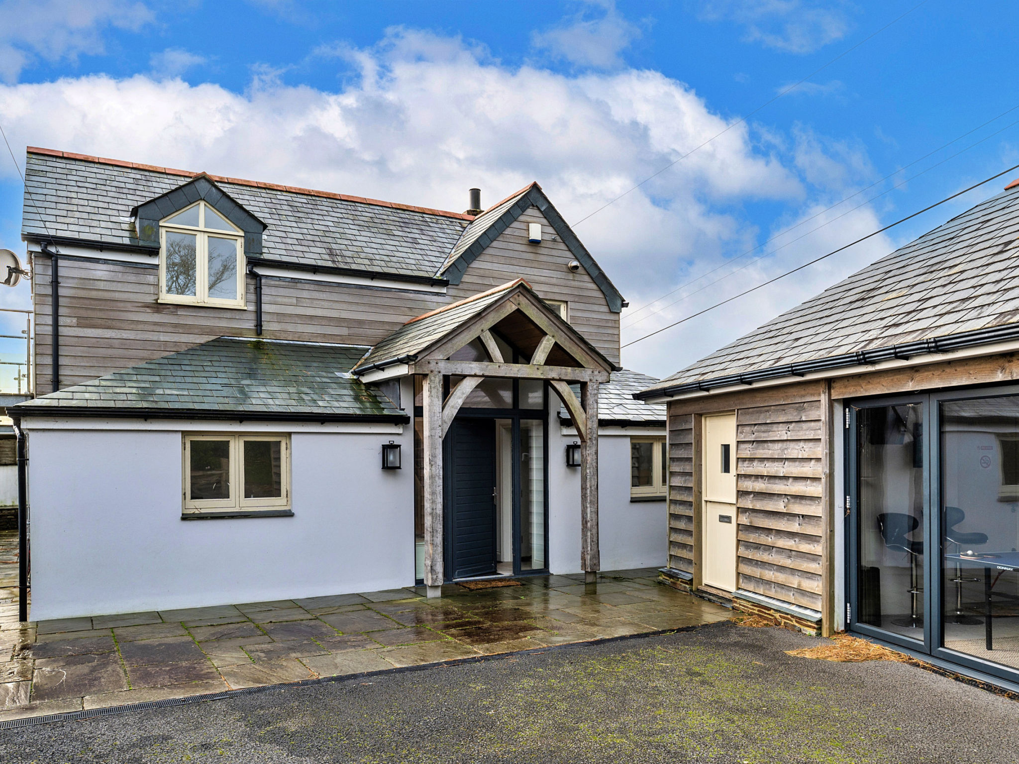 Dingles Cottage-Outside