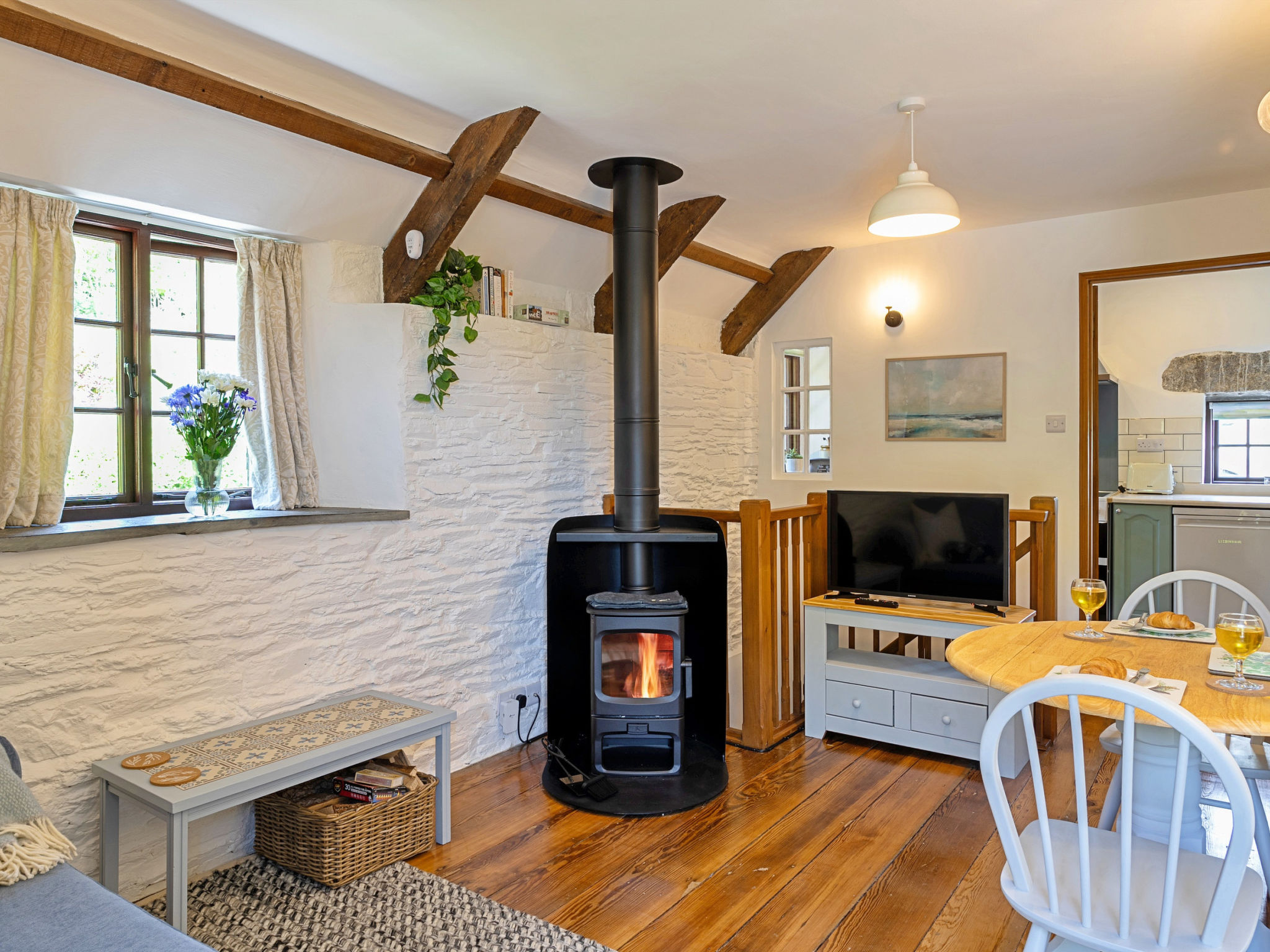 Rowella Cottage-Inside