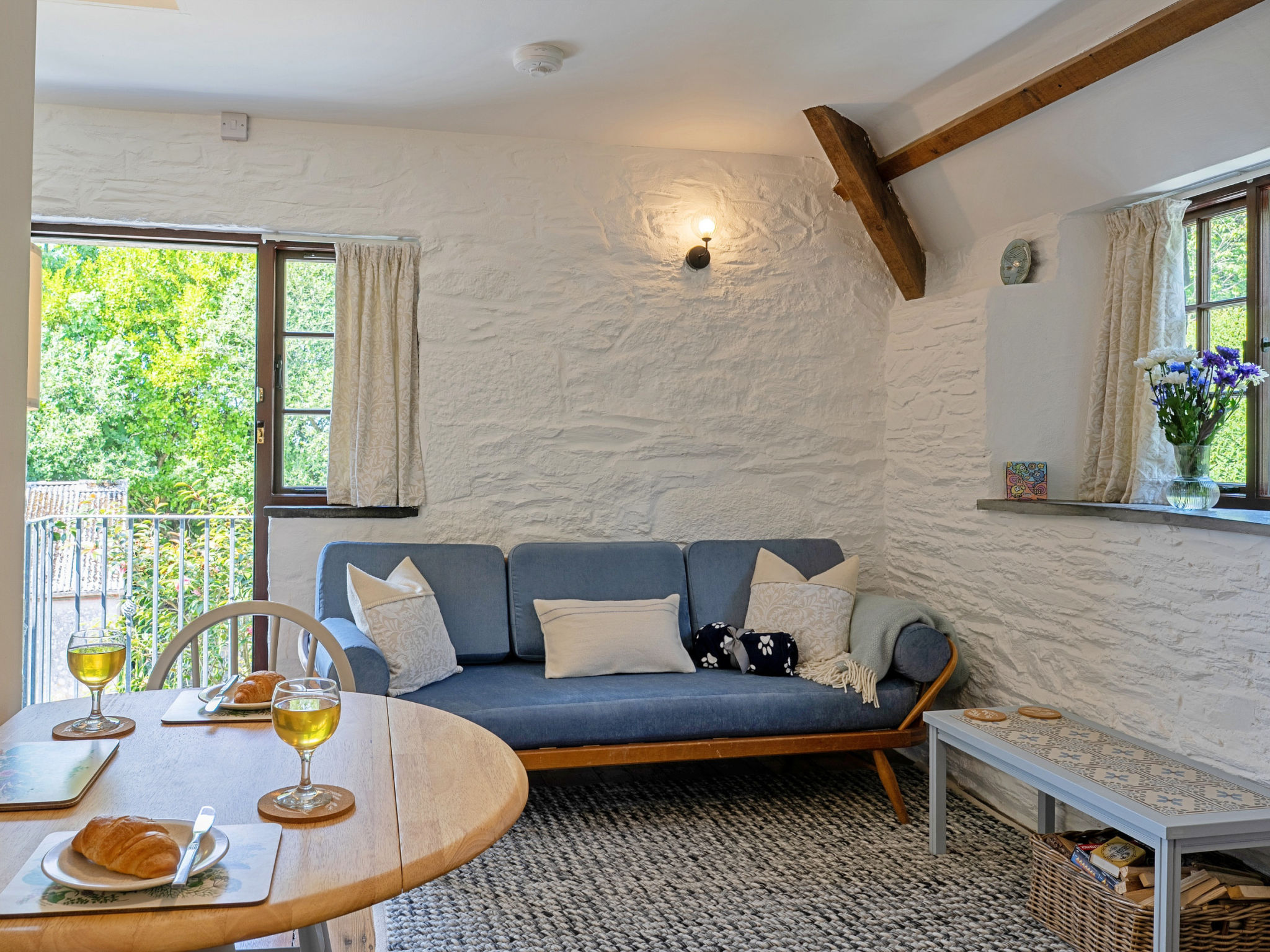 Rowella Cottage-Inside